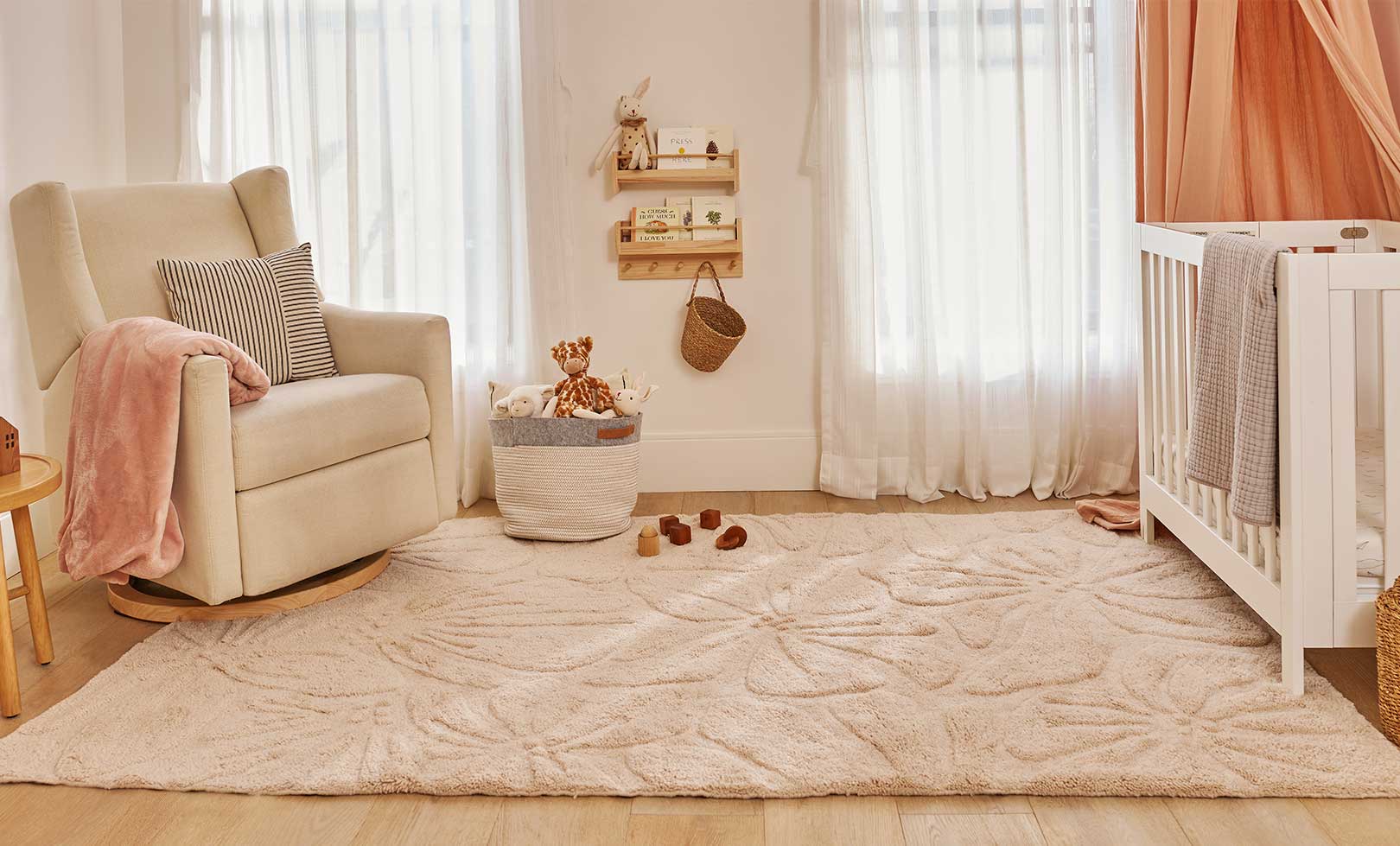 Floral Field Washable Wool Area Rug In Pink