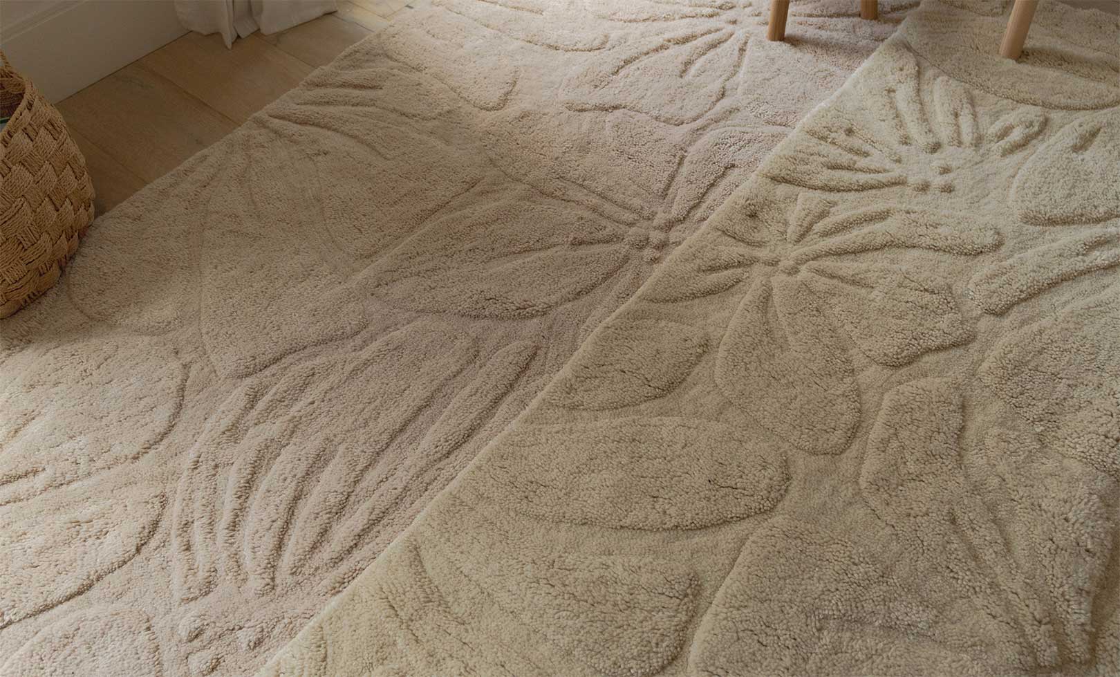 Floral Field Washable Wool Area Rug In Pink
