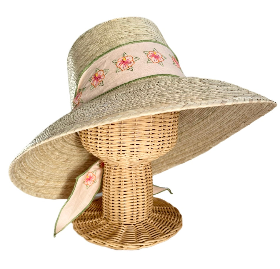 Wildflower Sun Hat - Fanm Mon X Sbb Hat Ribbon - Hibiscus Embroidered On Peach Linen