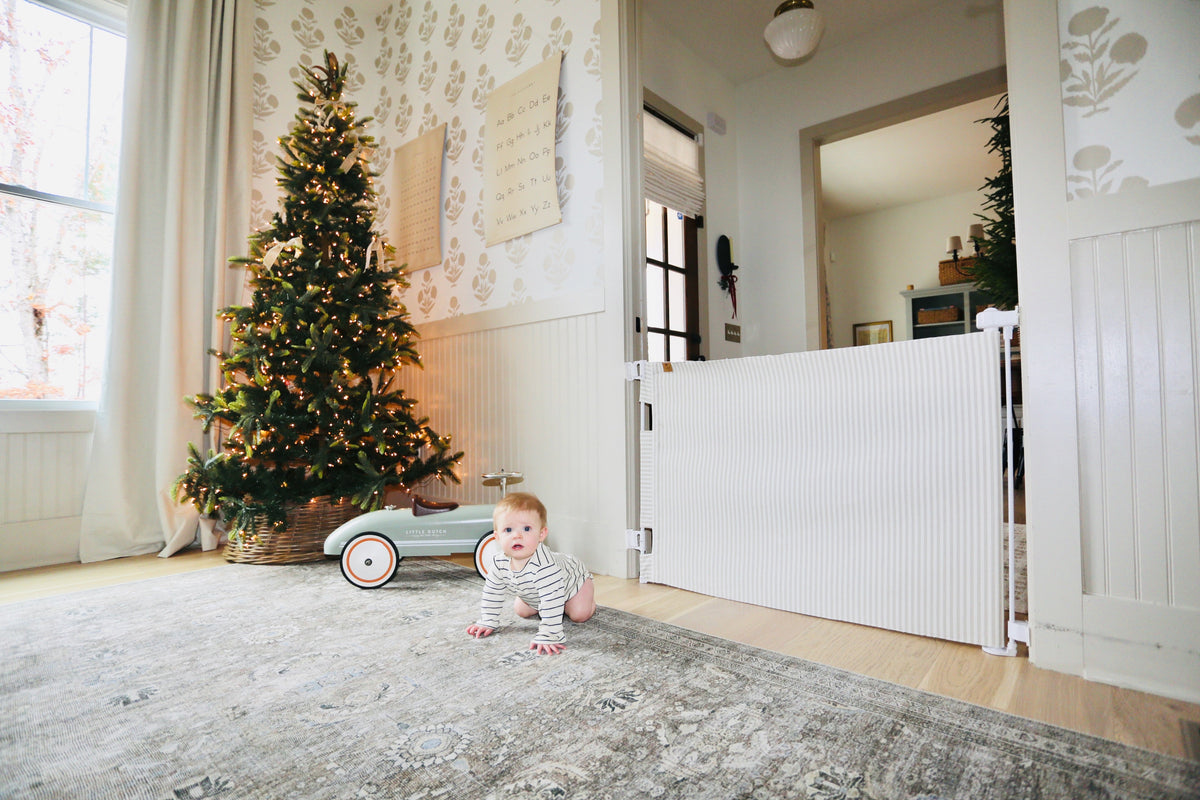 Milliken® Fabric Baby & Pet Safety Gate – Indoor/outdoor, Durable & Stylish | Fit Openings From 27.6" To 55" Wide And Stand 33"