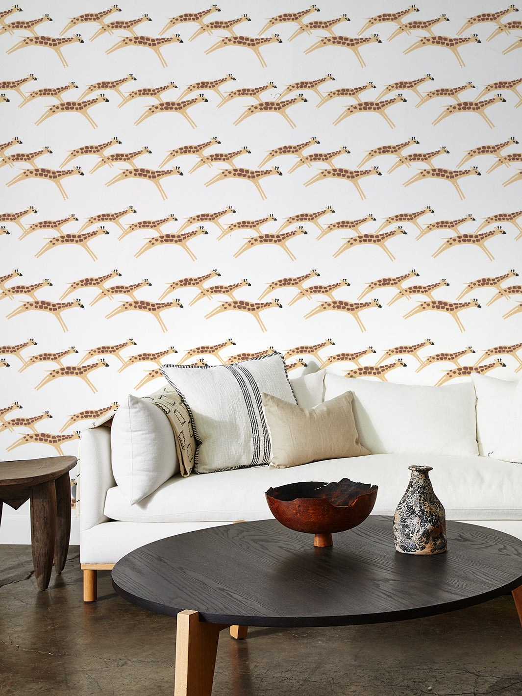 'galloping Giraffes' Wallpaper By Tea Collection - Ivory