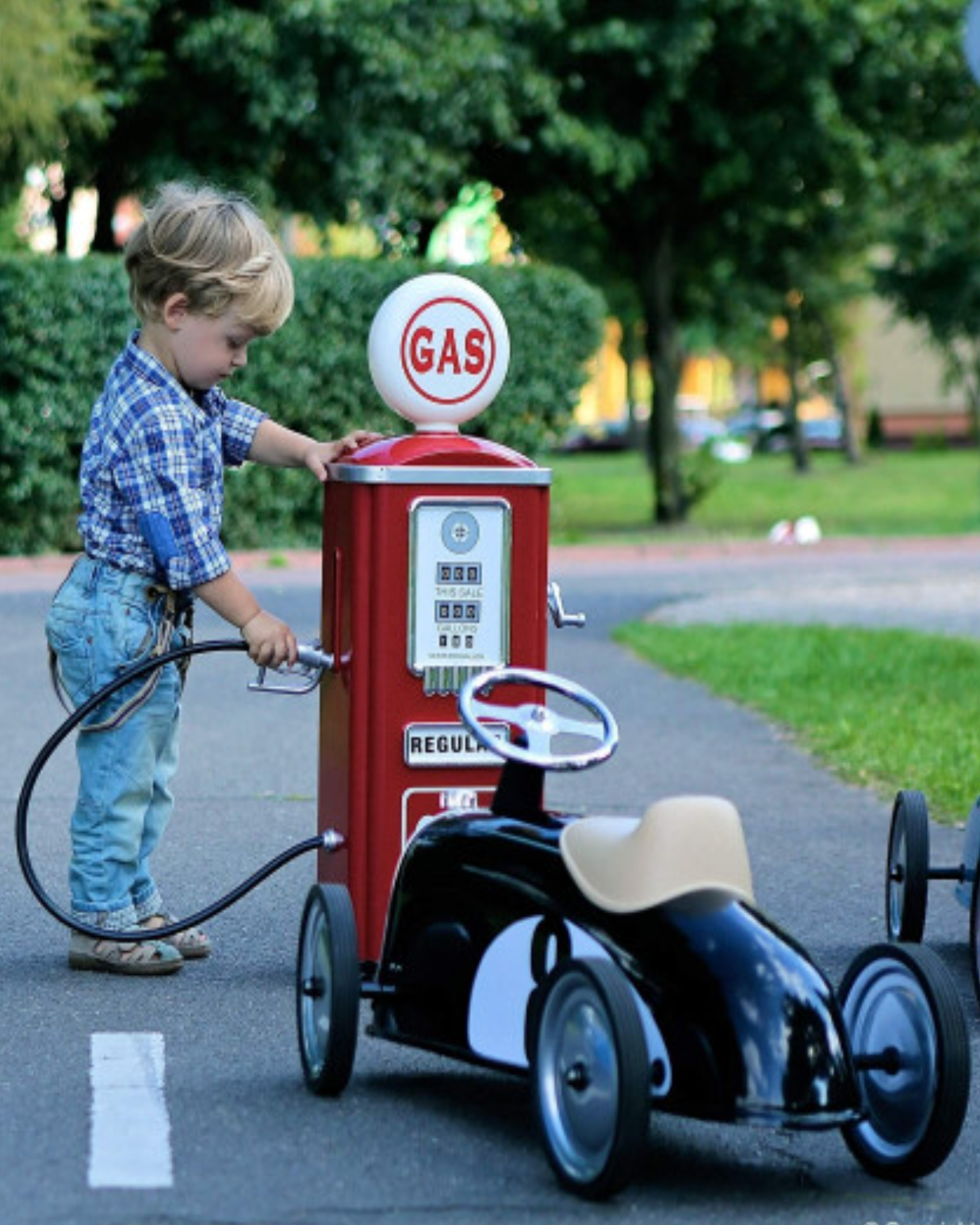 Play Gas Station Pump