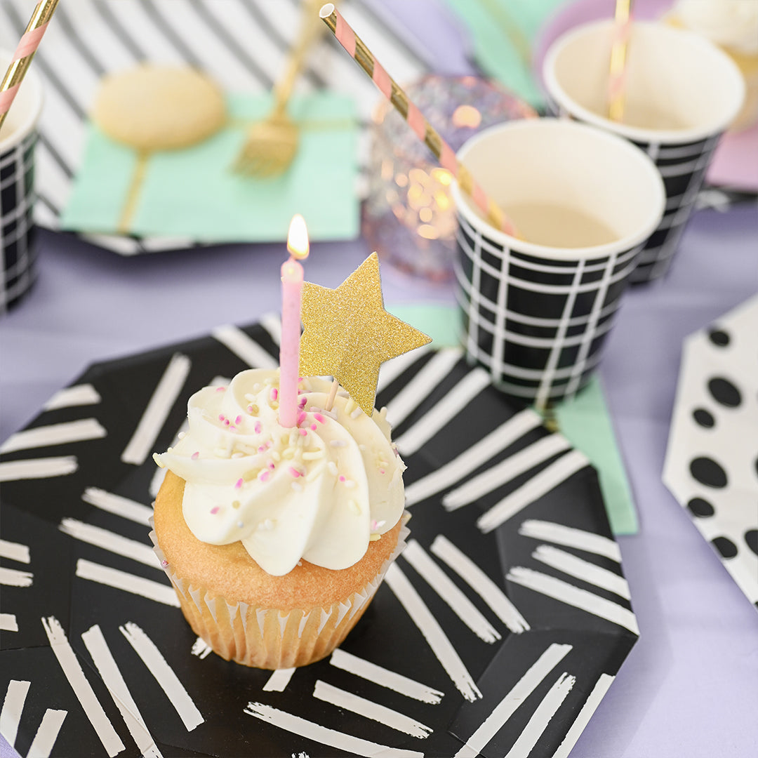 Dashes And Dots Large Plates (10 Per Pack)