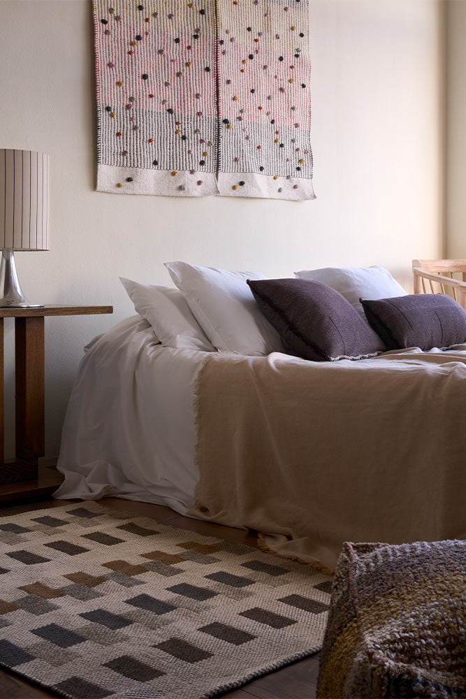 HANDLOOM RUG INTERSECTING NATURAL