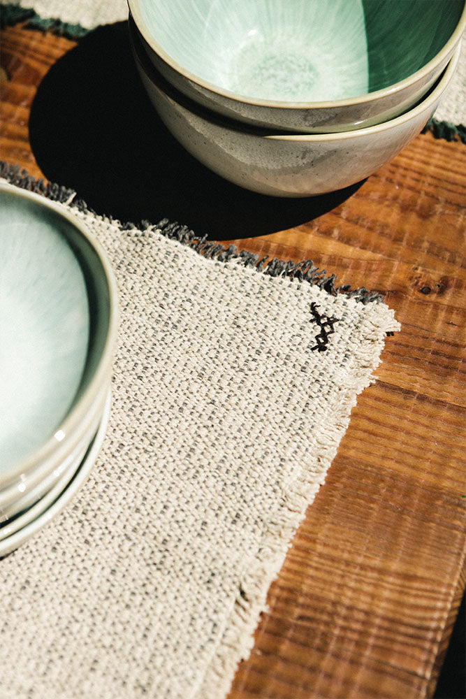 Handloom Placemats Natural And Dark Grey (set Of 4)