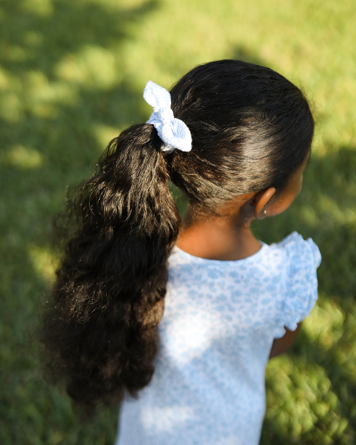 Seersucker Bow Scrunchie In Blue/white