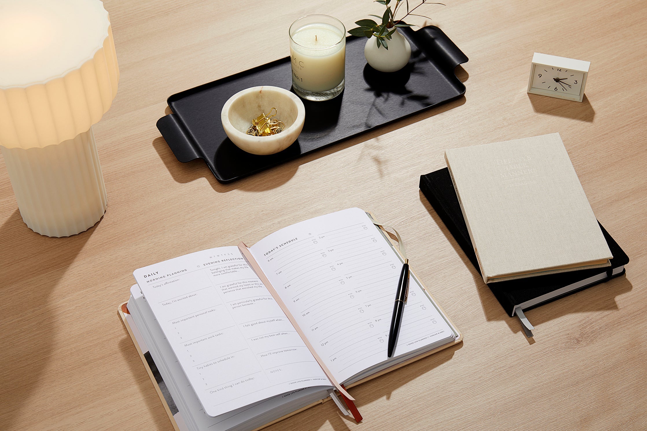 A Good Weekly Planner (12-months Weekly Undated Planner)
