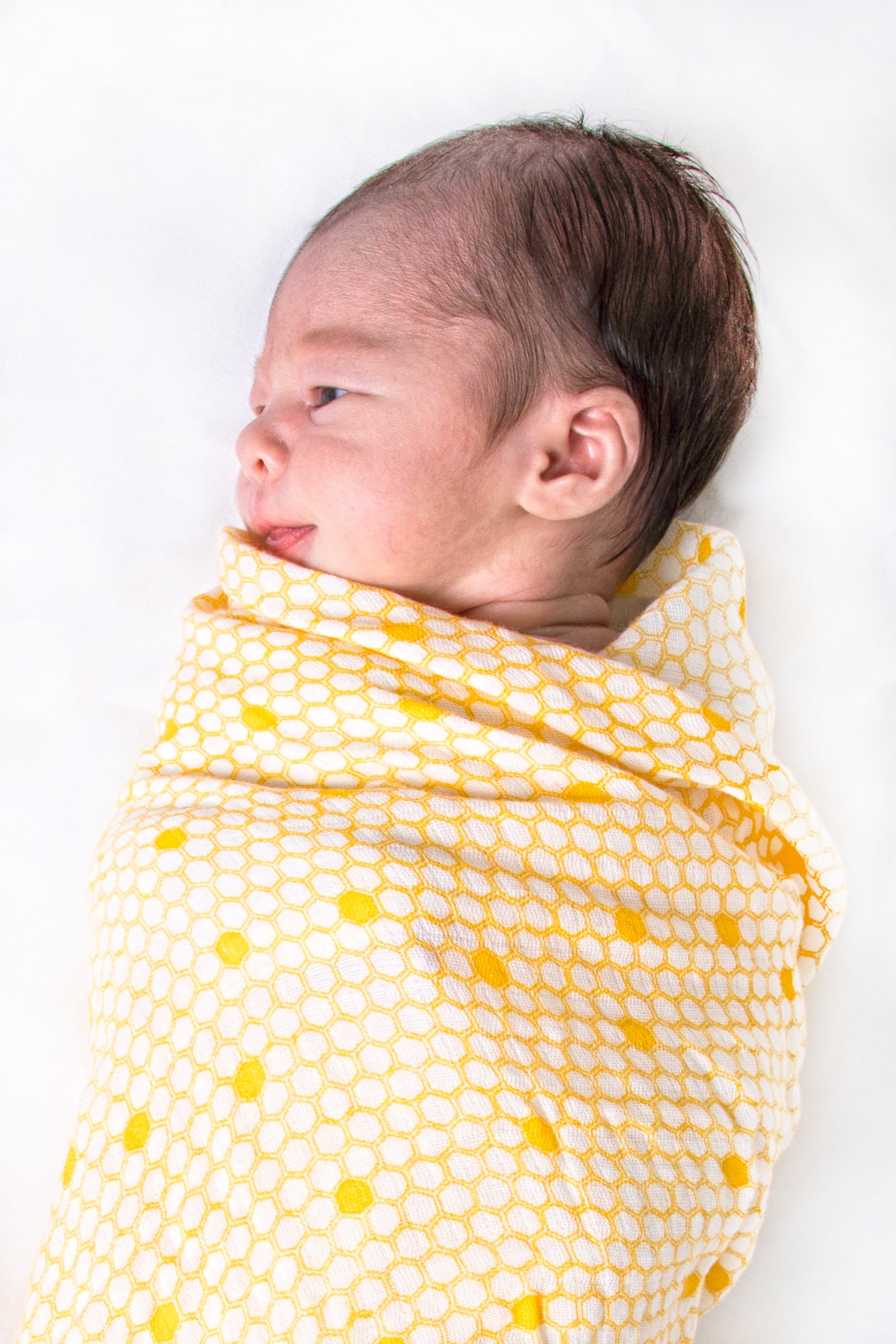 ORGANIC SWADDLE SET - BUSY BEES (Bee + Hive)