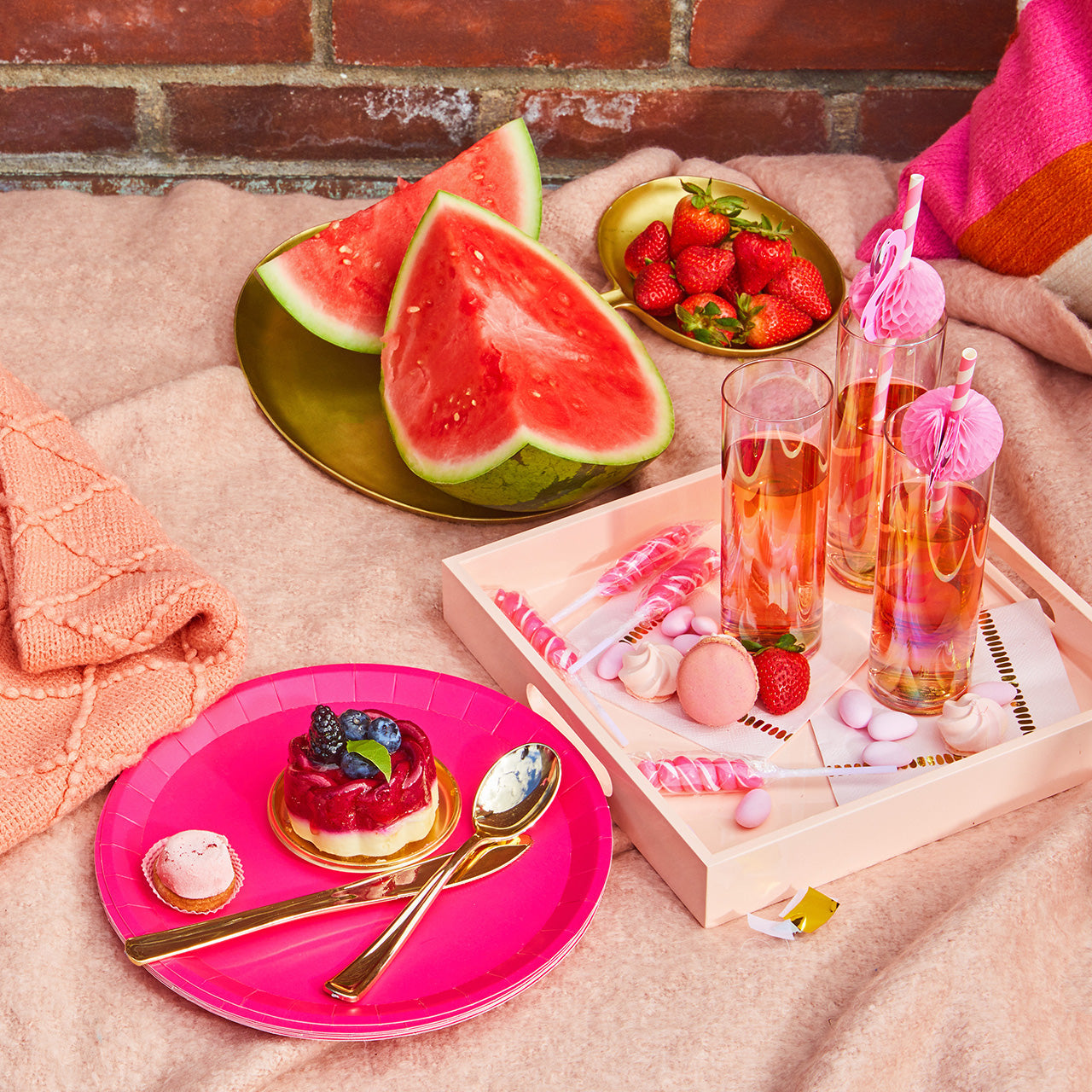 Hot Pink Classic Large Plates (10 Per Pack)