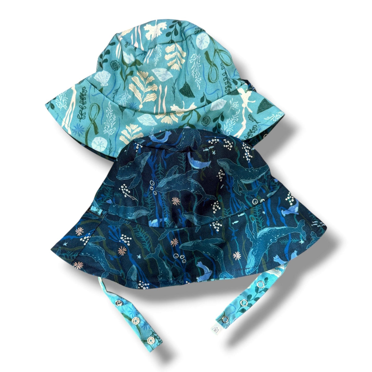 Bucket Hat In Rocky Coast