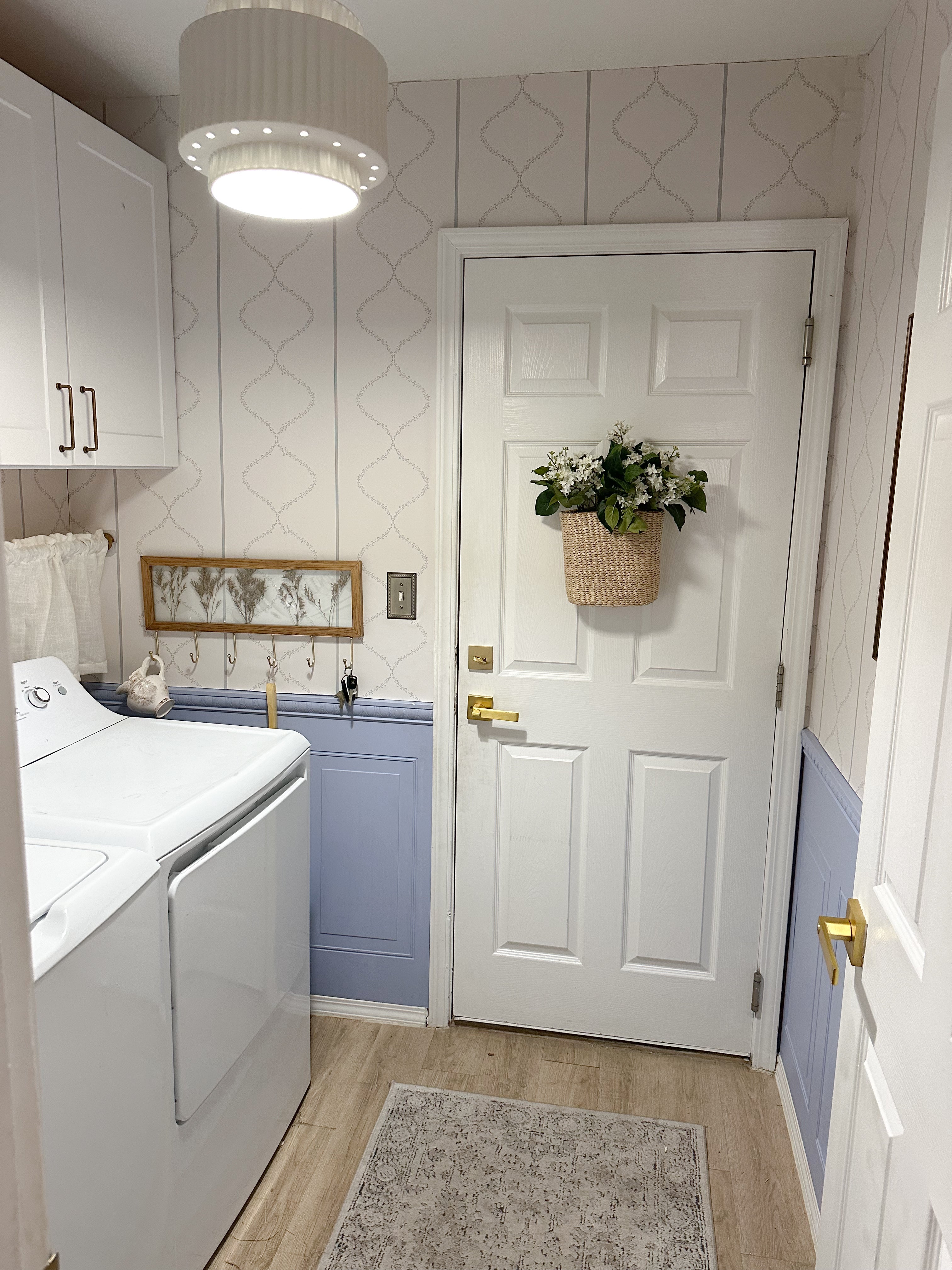 Maeve Wallpaper By Ali Anni