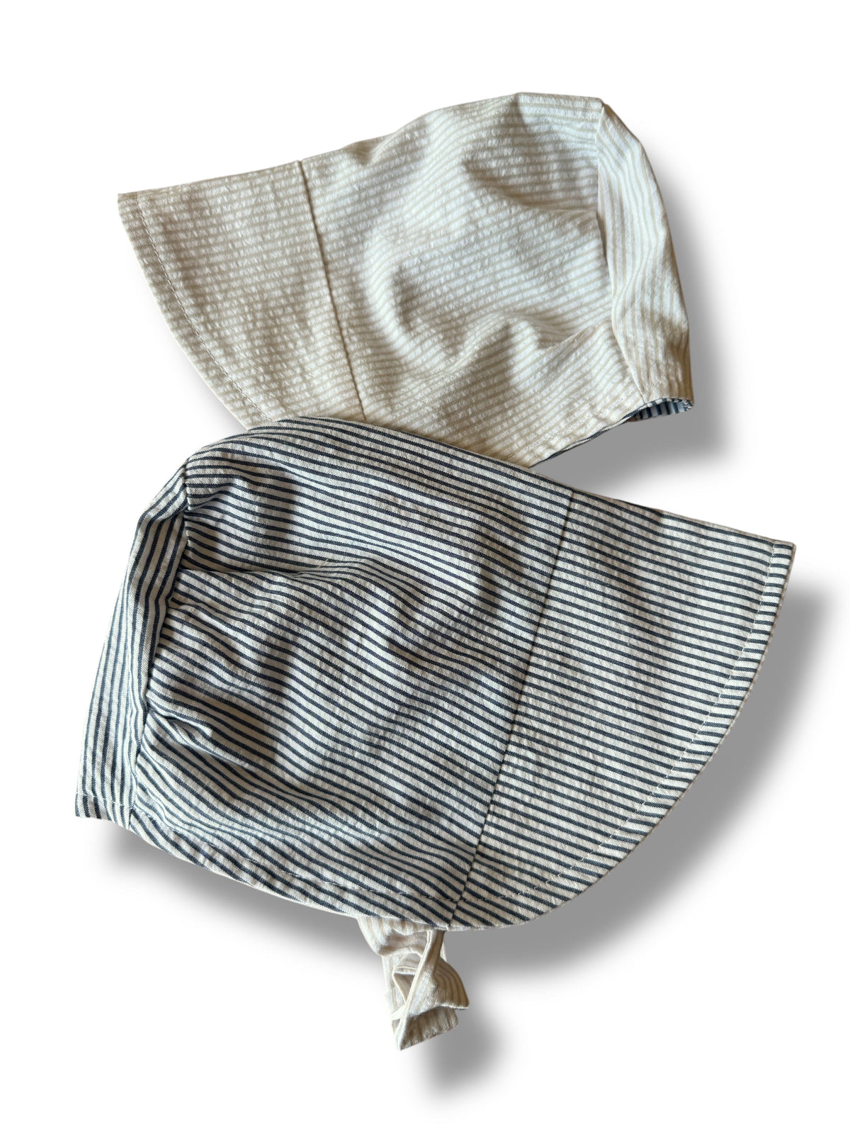 Bonnet In Dune