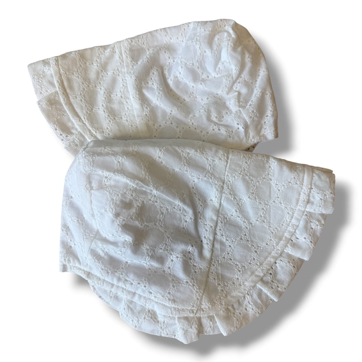 Bonnet In Eyelet Dream