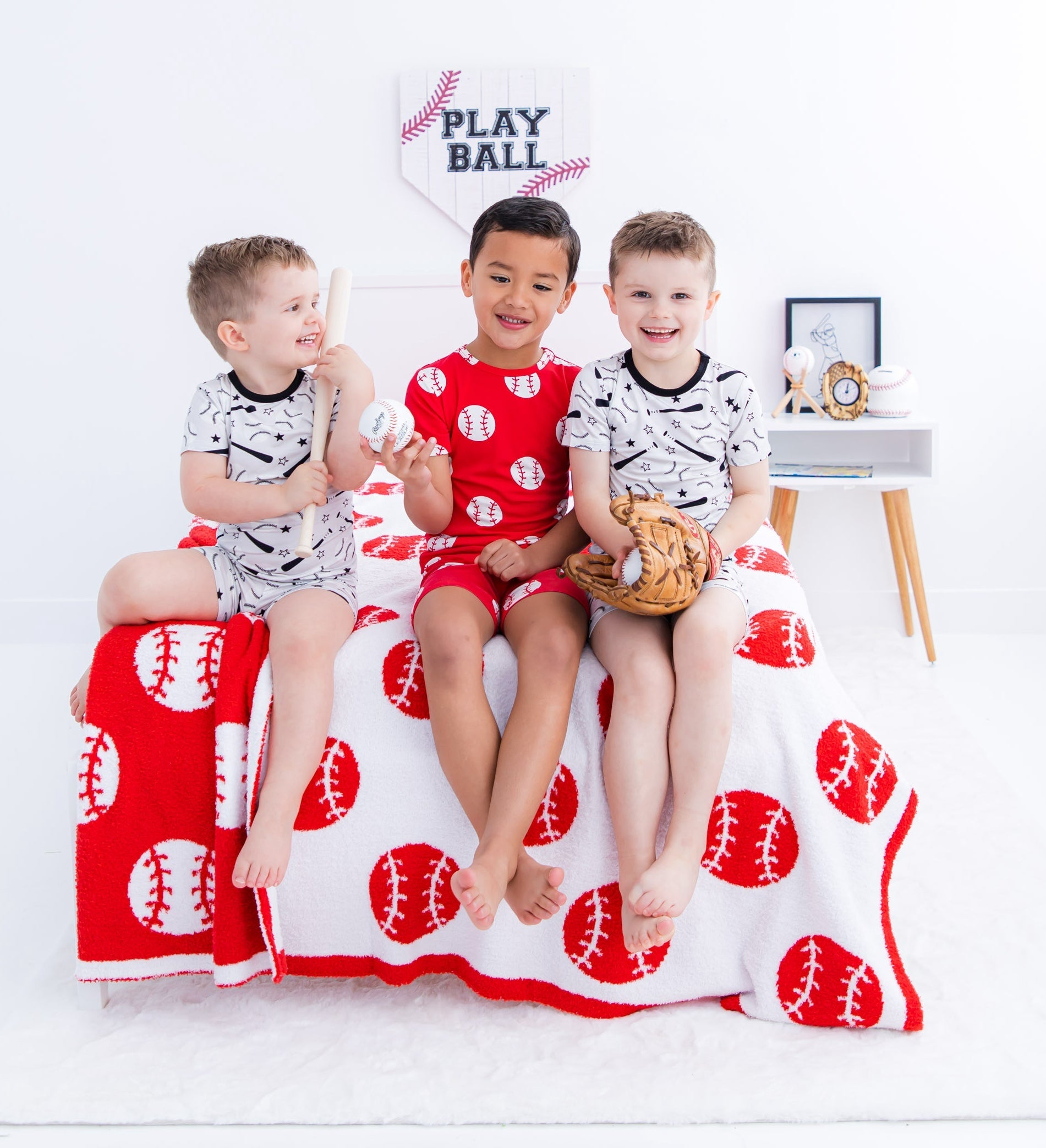 Baseball Plush Birdie Blanket- Red/throw