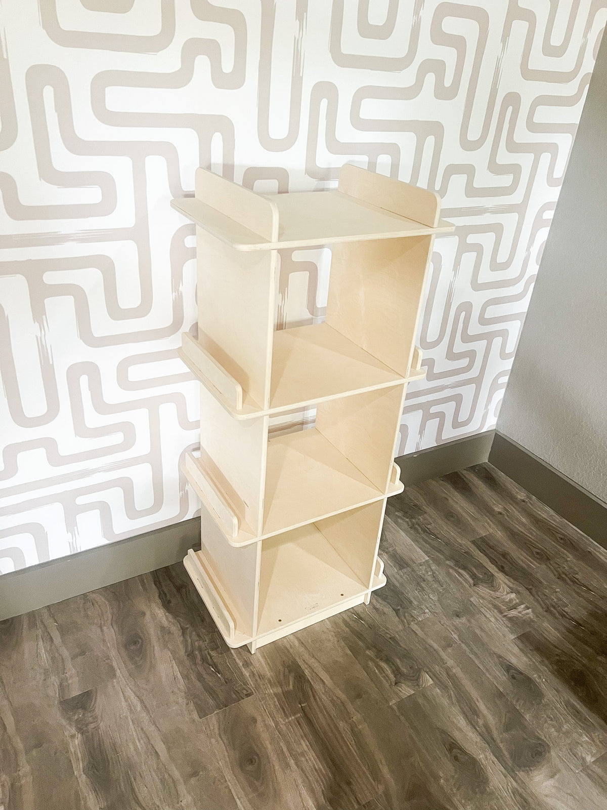Ronny- Montessori Bookshelf