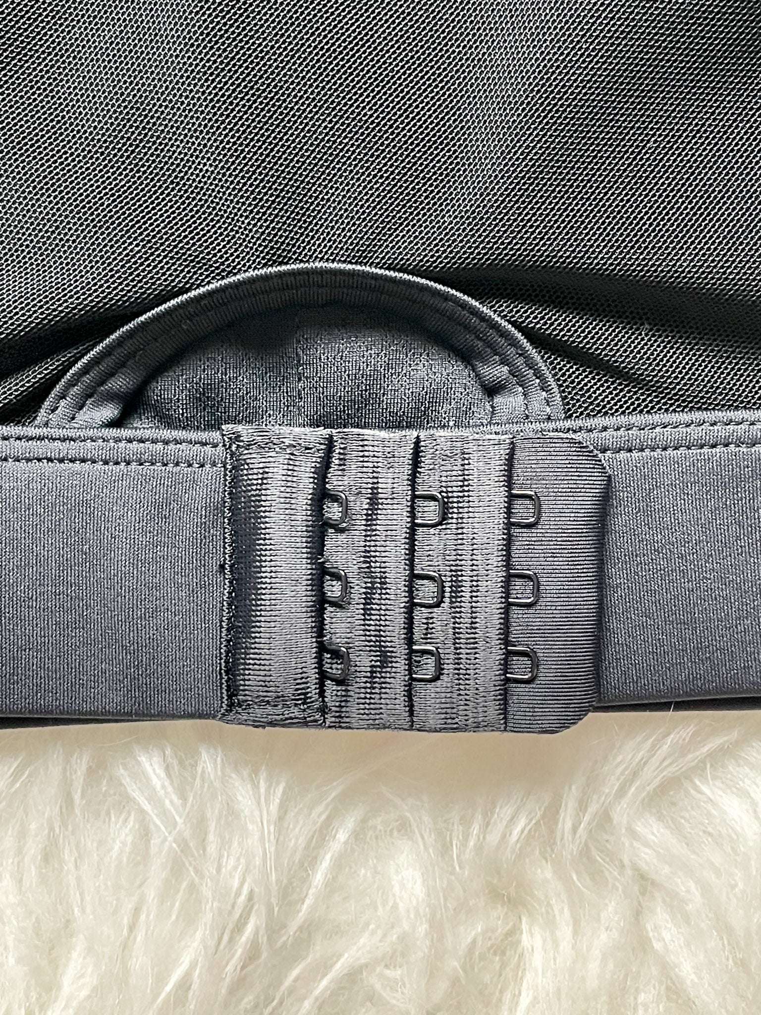 Lucie - Hiit Scalloped High Impact Nursing Sports Bra (noir)