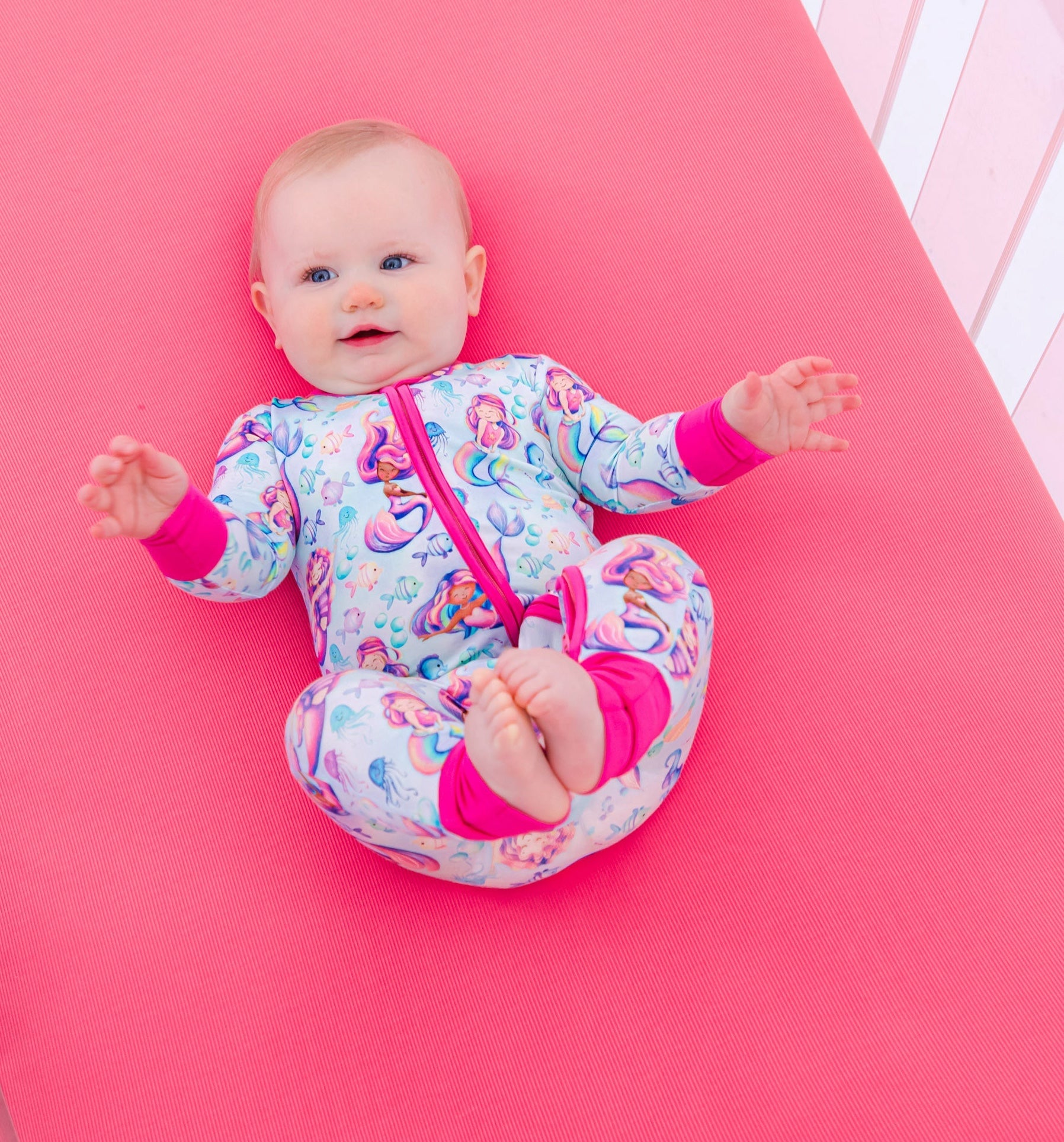 Strawberry Ribbed Crib Sheet