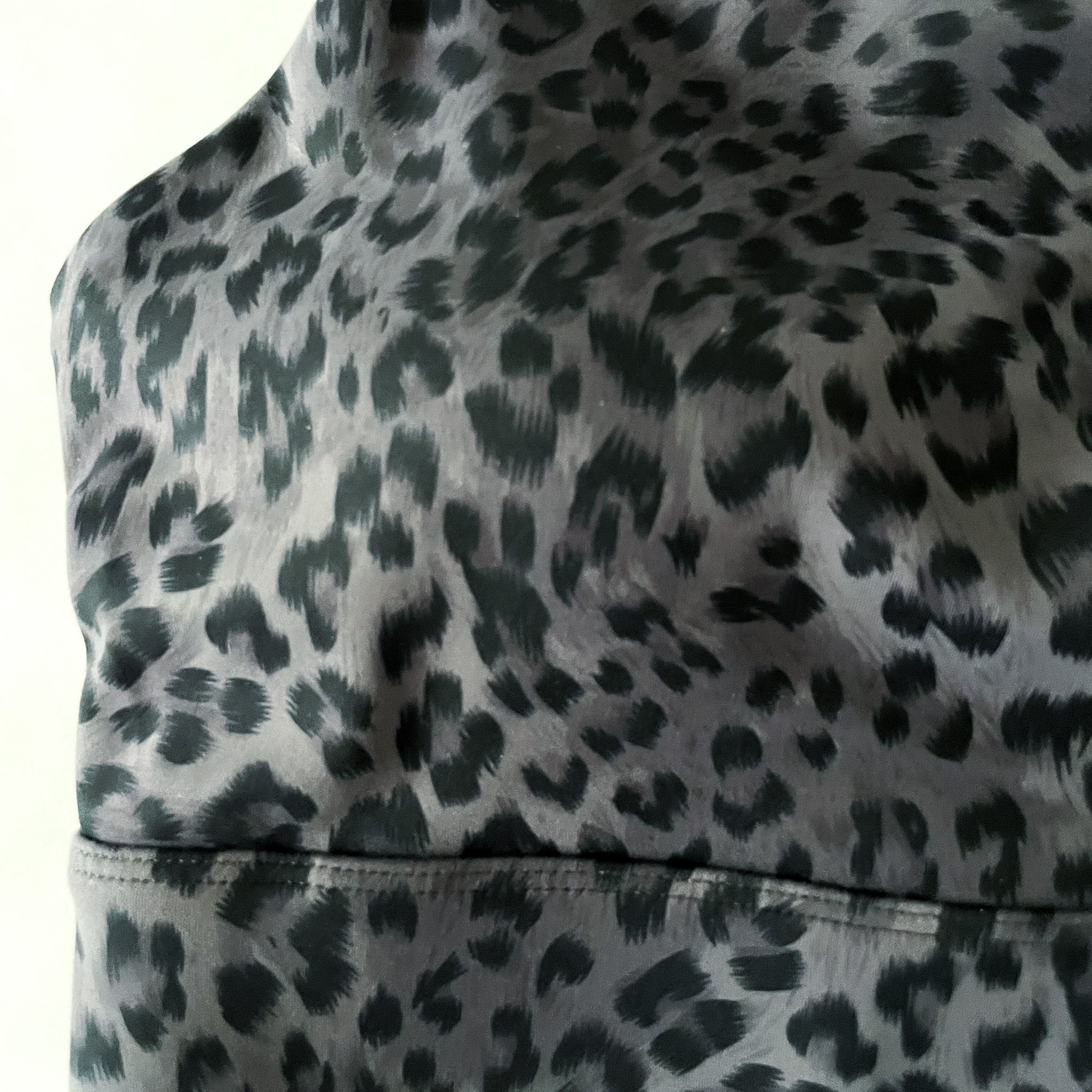 Chloé 4 Running Nursing & Pumping Sports Bra (gray Leopard)