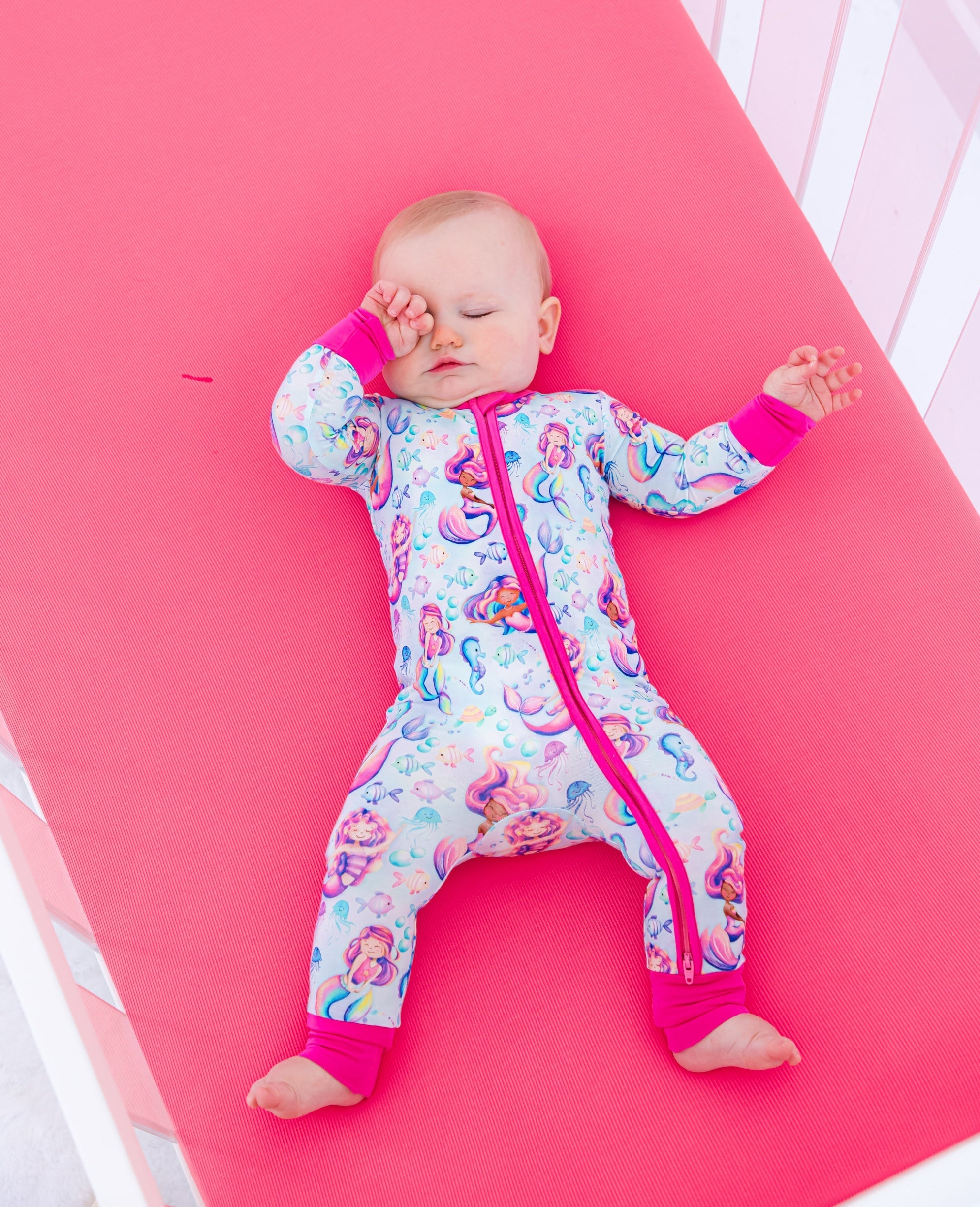 Strawberry Ribbed Crib Sheet