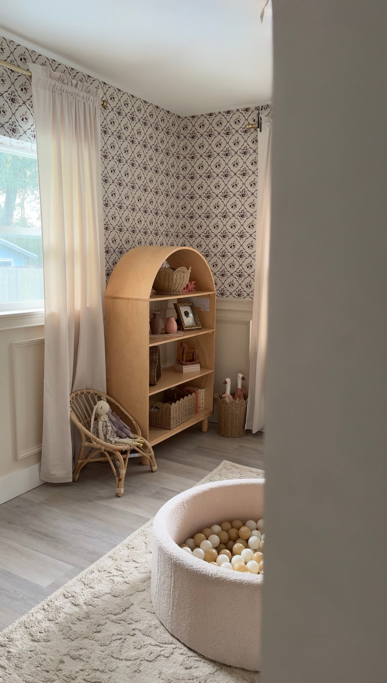 Nina Wallpaper By Ali Anni