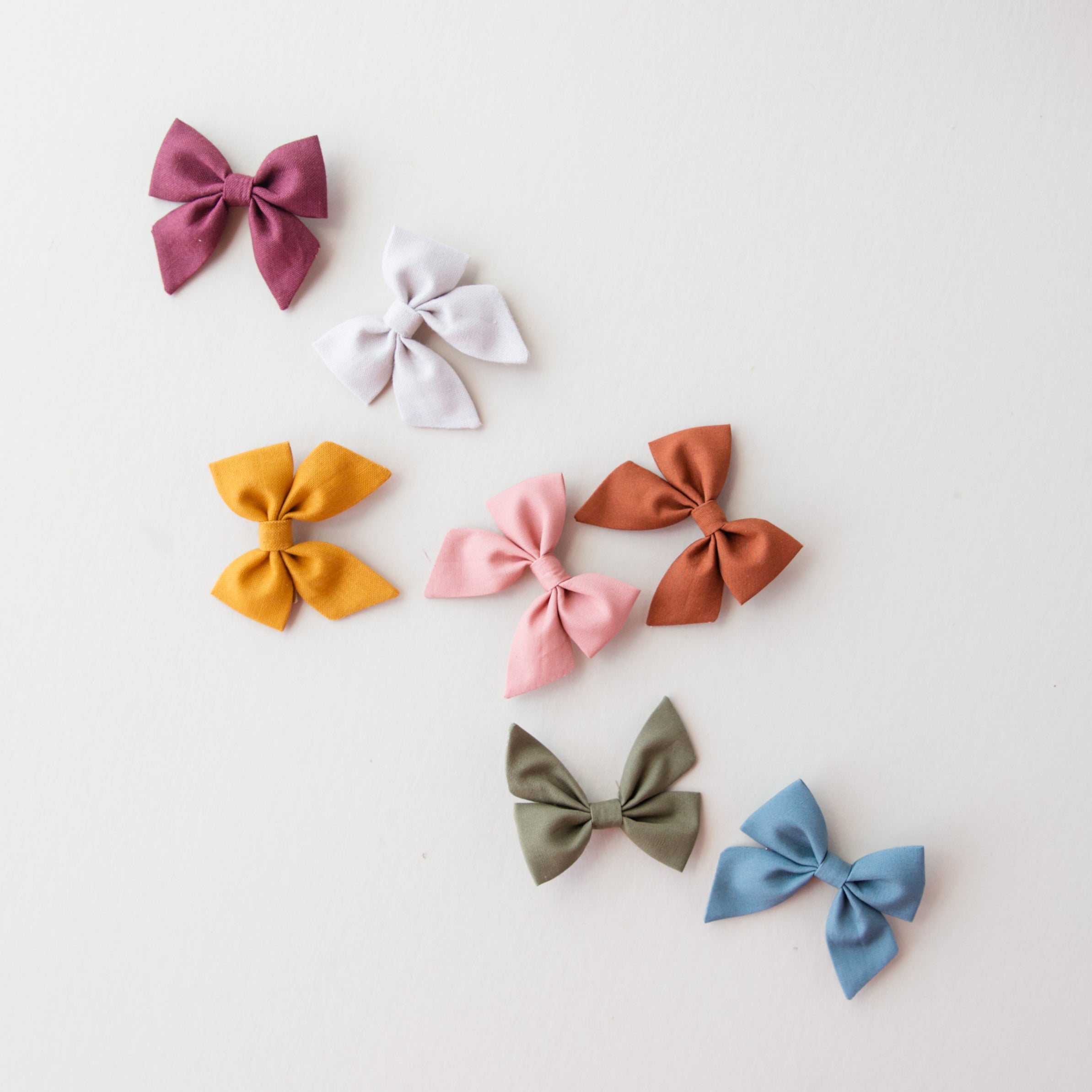 Raw Sienna | Mini Piggy Bow