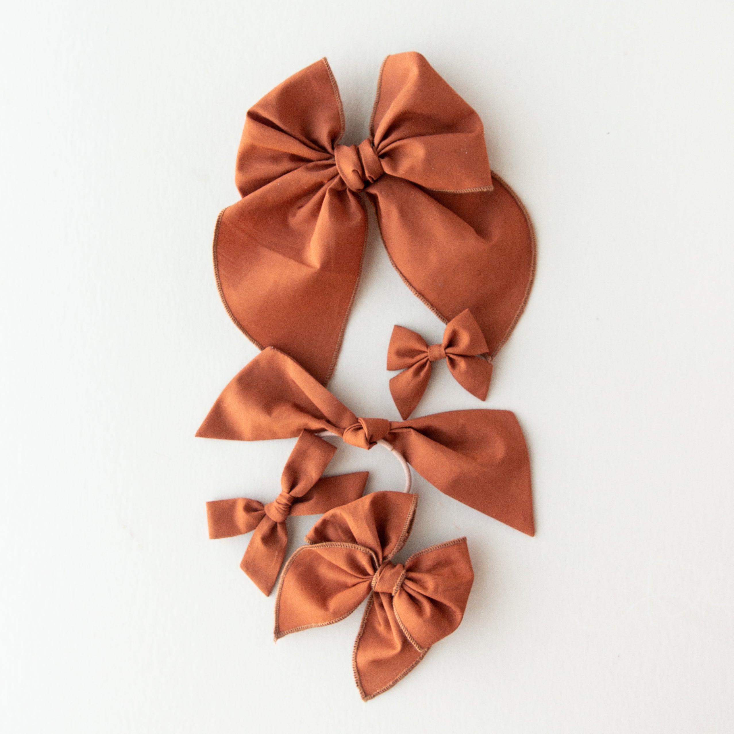 Raw Sienna | Mini Piggy Bow