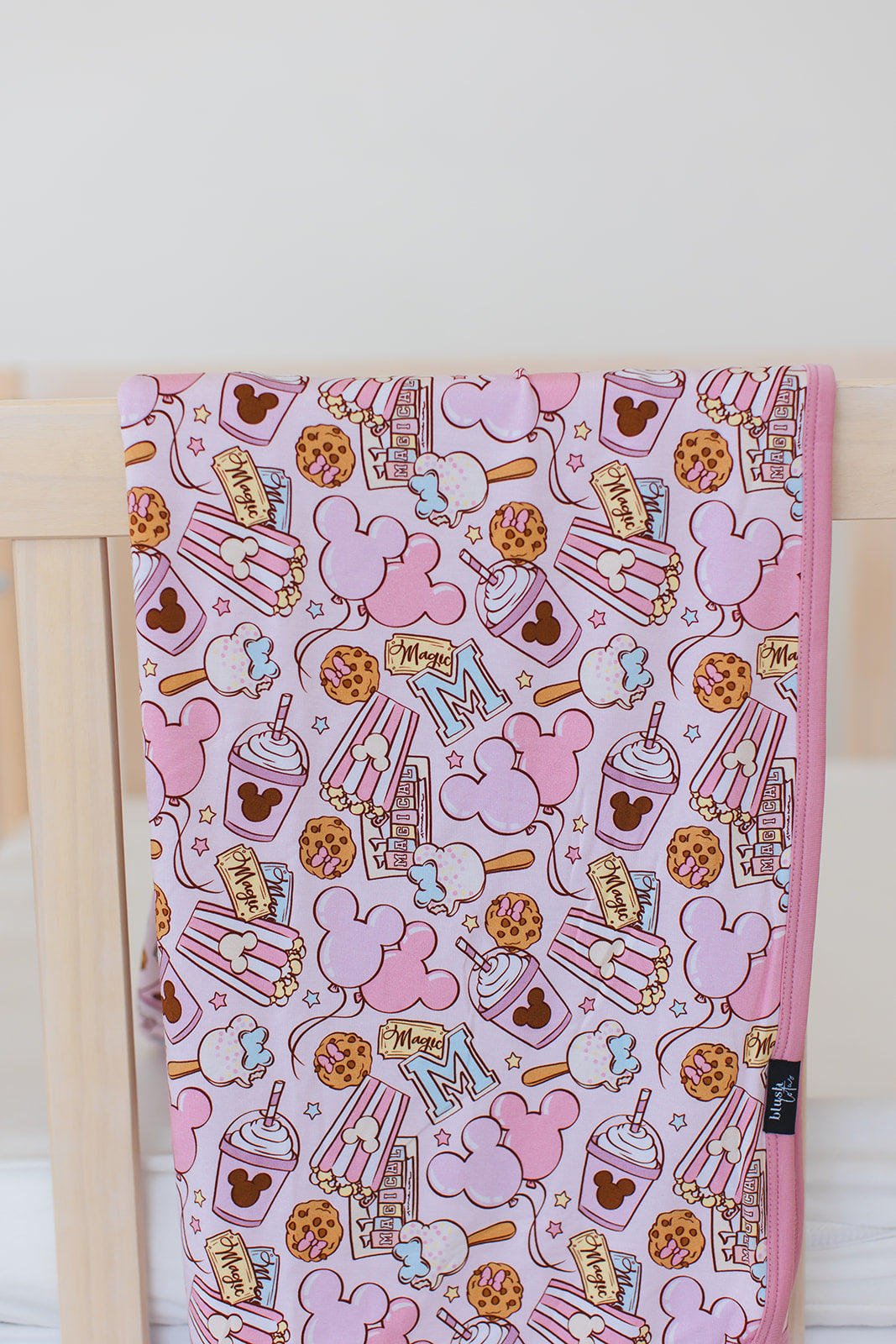 Snacks (pink) - Blanket