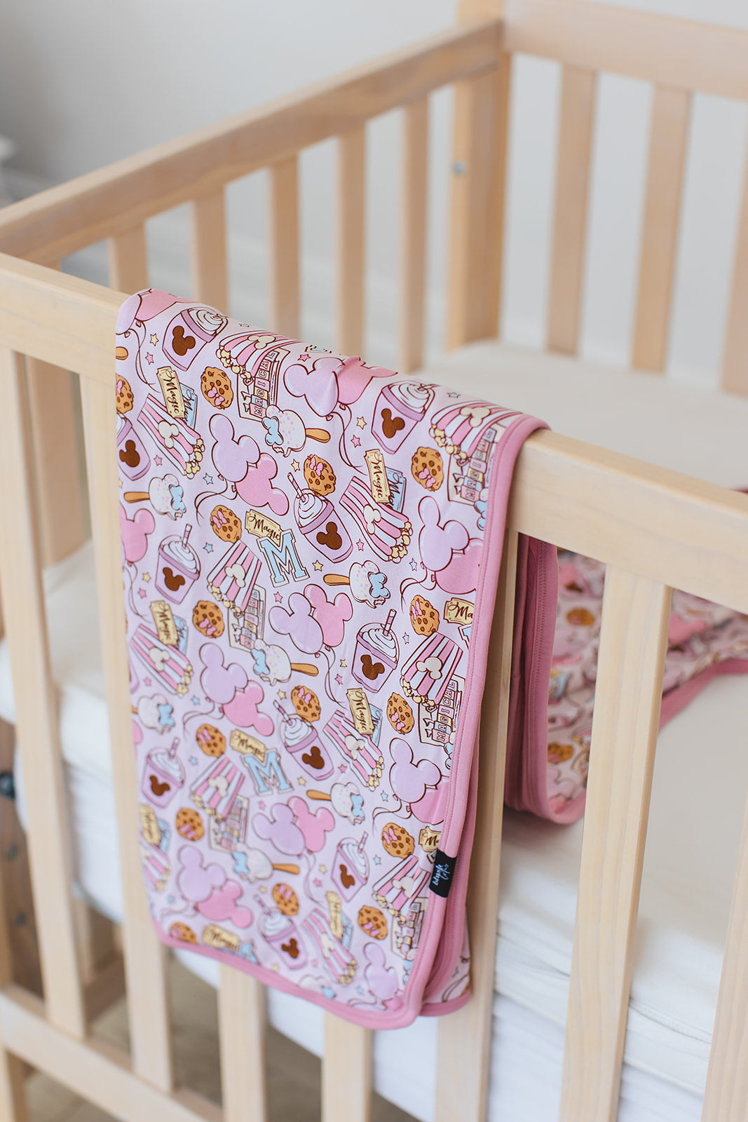 Snacks (pink) - Blanket