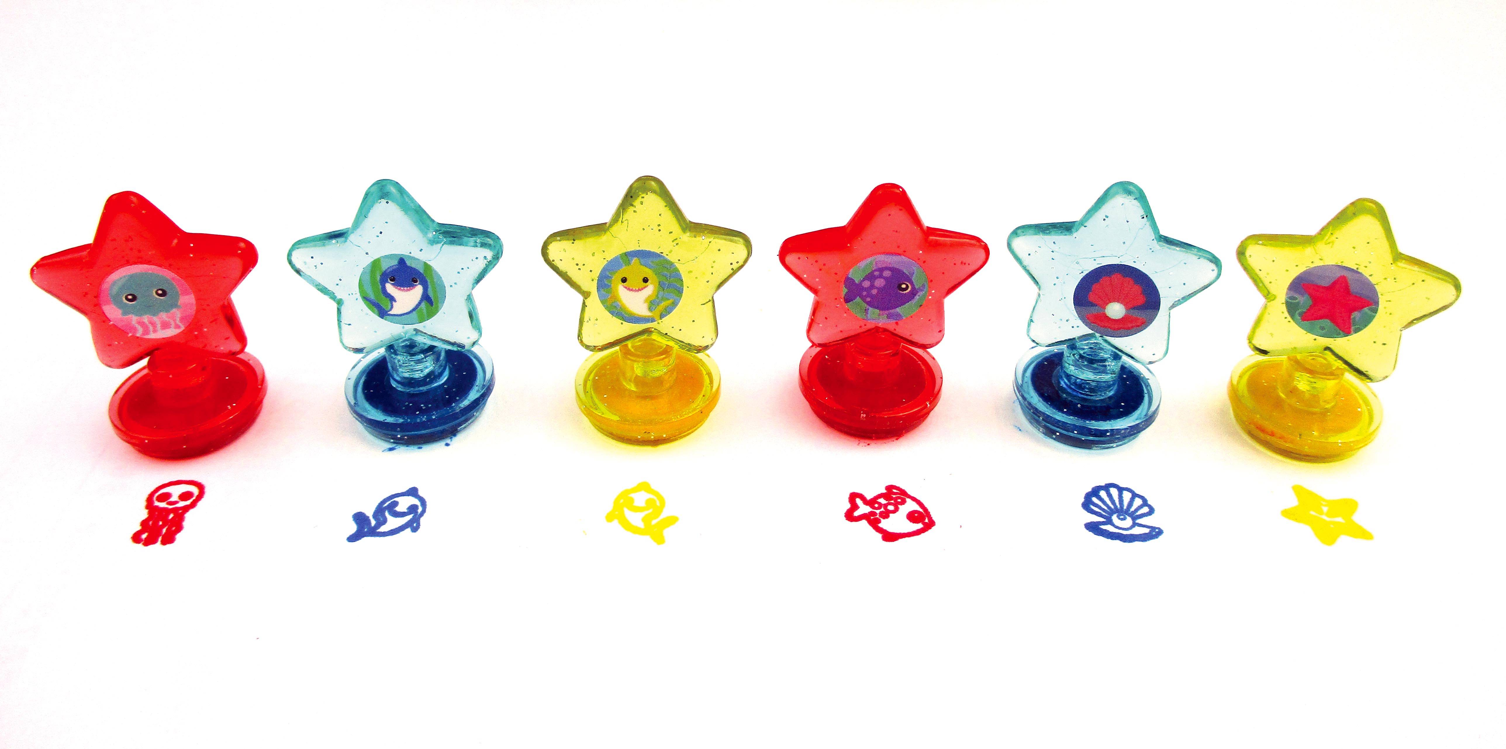 Shark Family Stackable Crayon With Stamper Topper