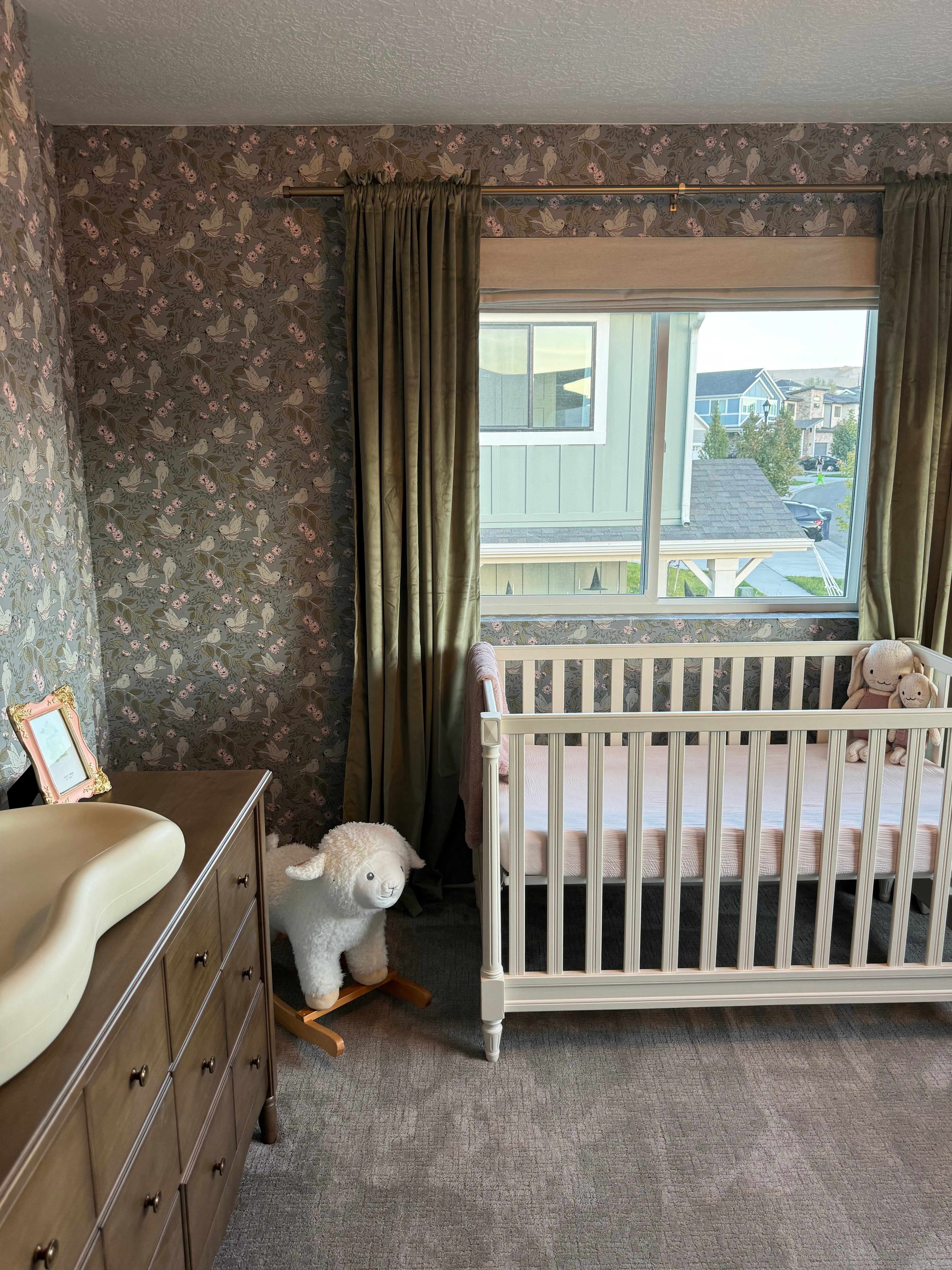 Lilla Wallpaper By Ali Anni