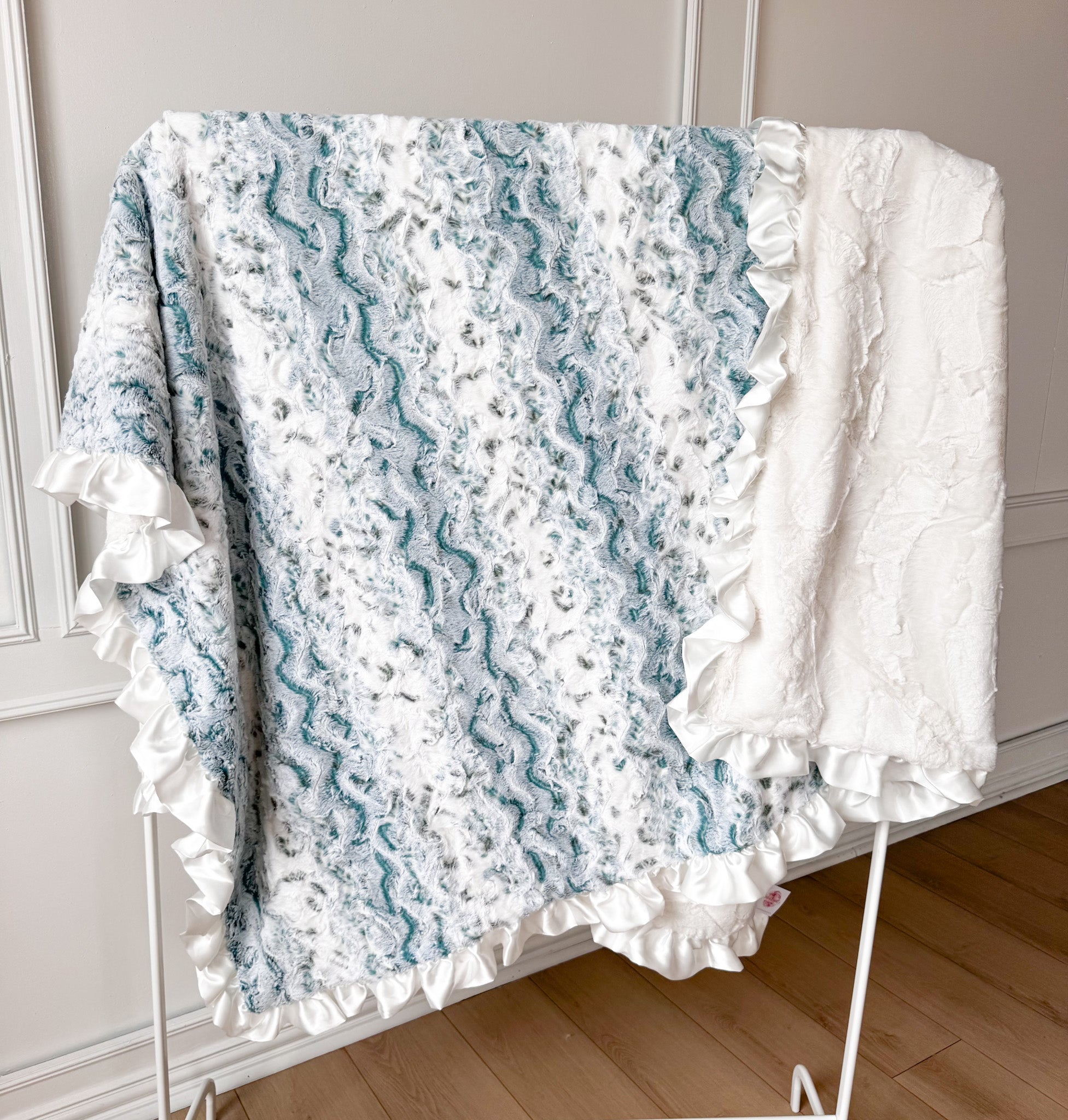 Shoreline Dreams | Luxe Cuddle Blanket
