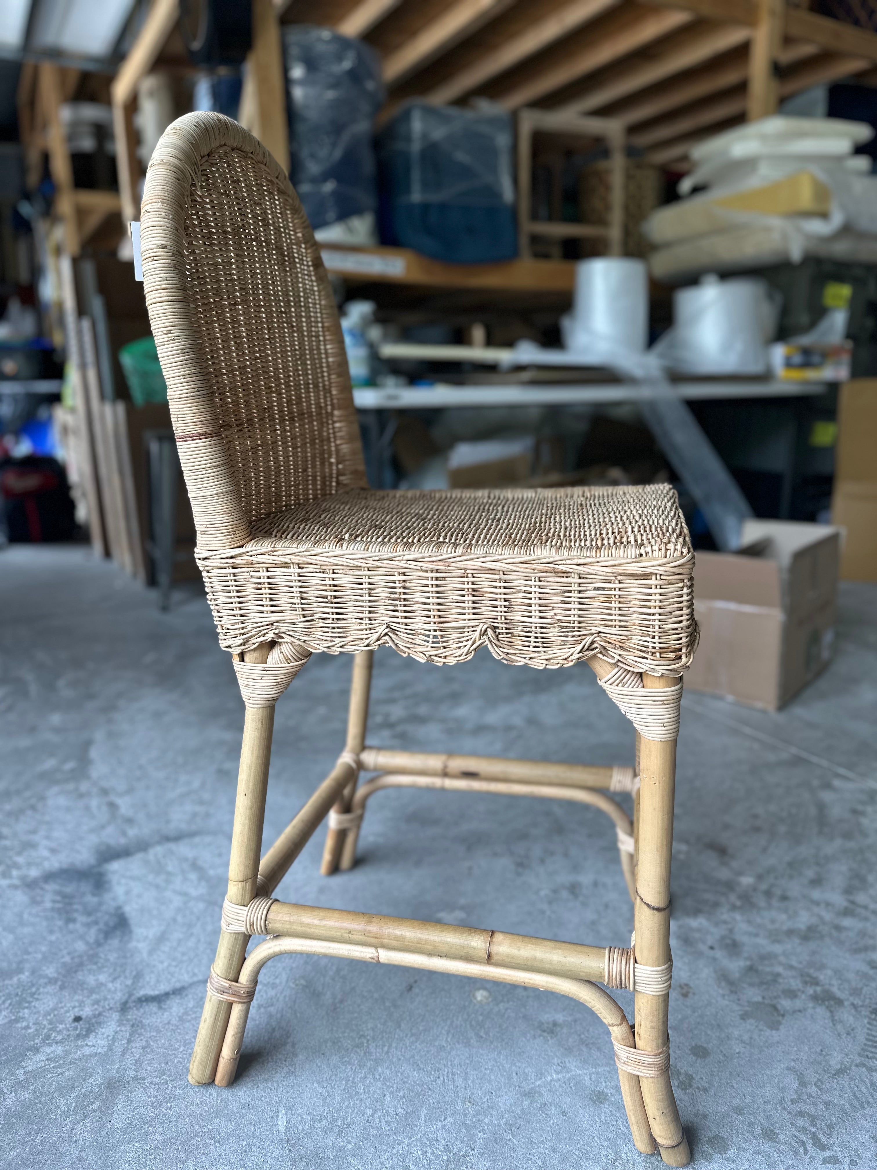 Dunlin Scalloped Counter Height Bar Stool