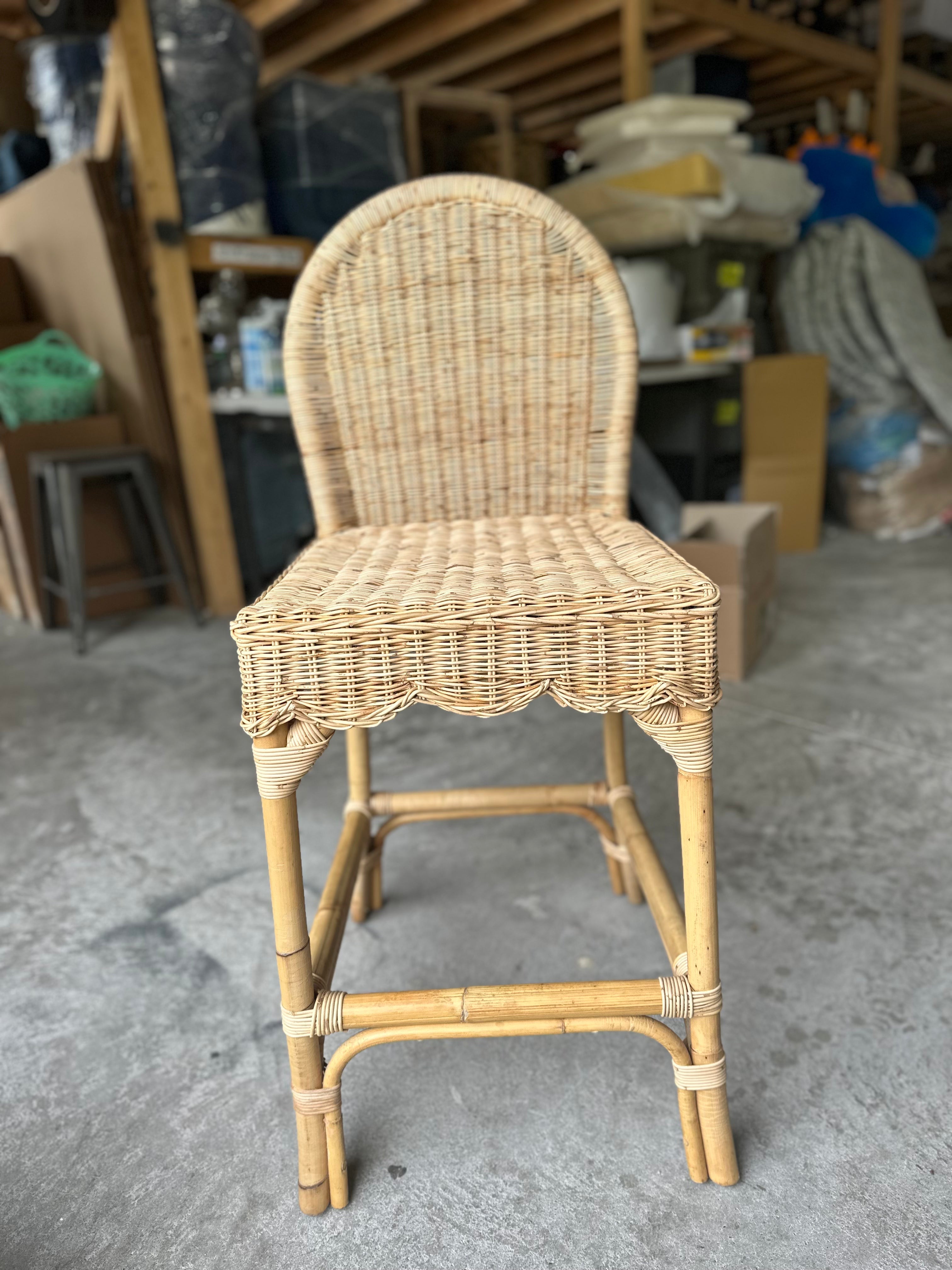 Dunlin Scalloped Counter Height Bar Stool
