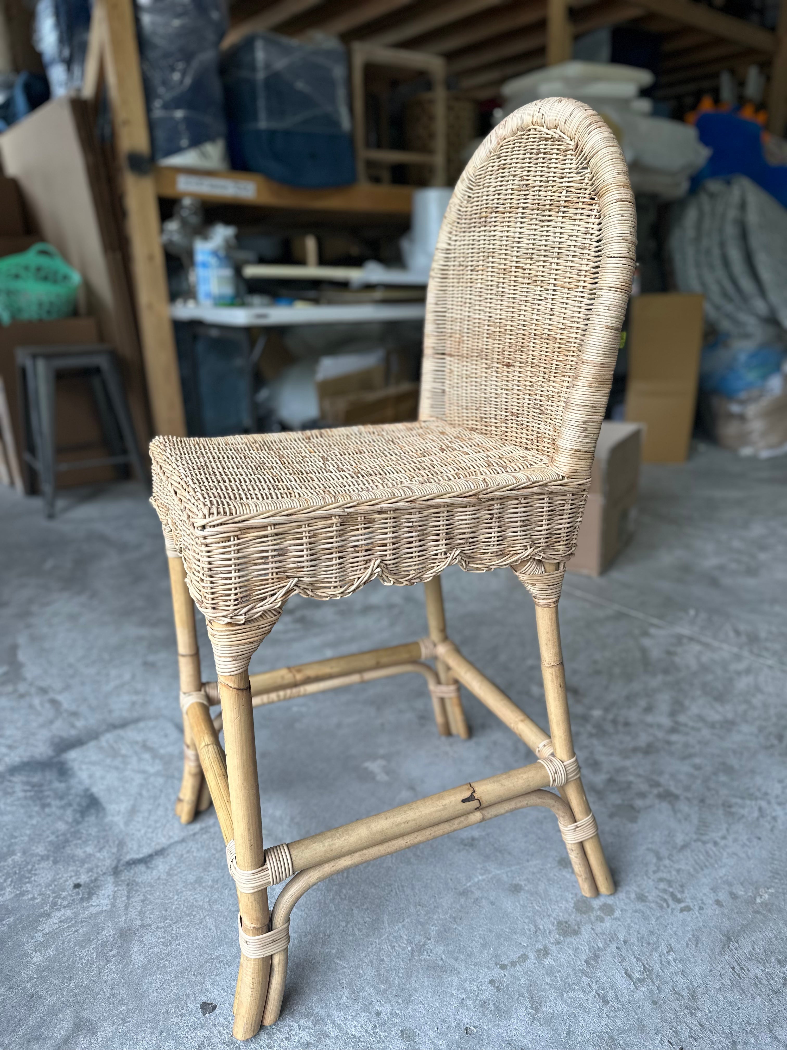 Dunlin Scalloped Counter Height Bar Stool