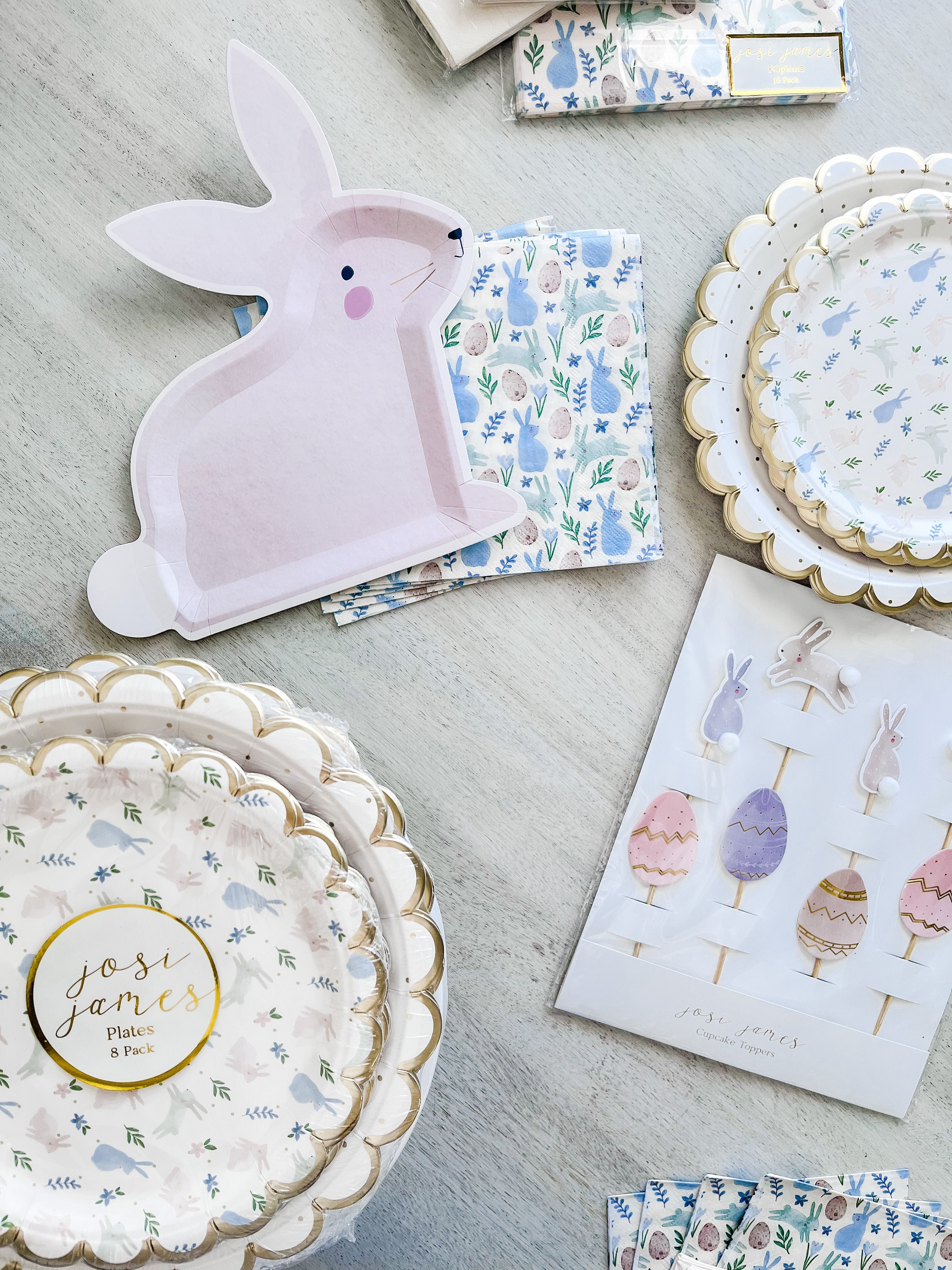 Small Scalloped Bunny Plate