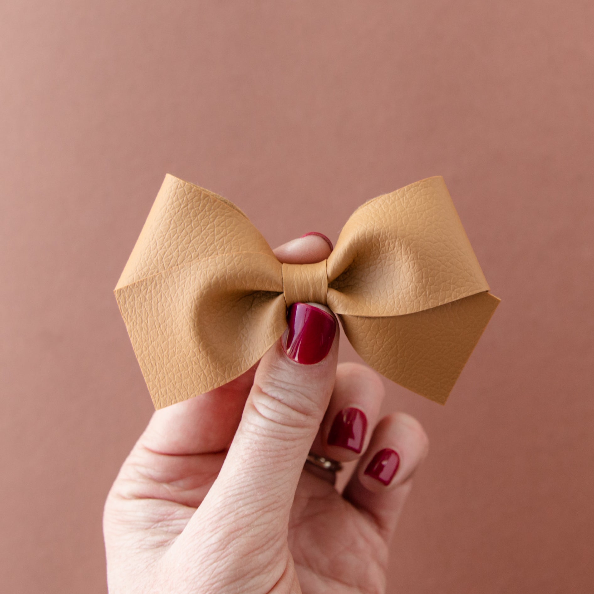 Camel | Big Leather Bow