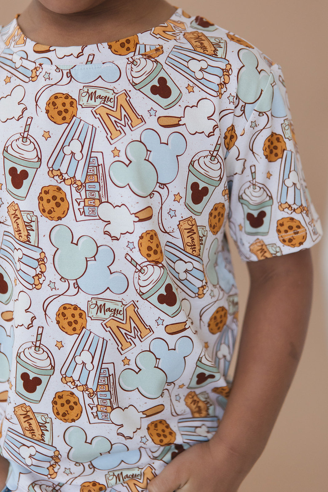 Snacks (green) - Everyday Tee