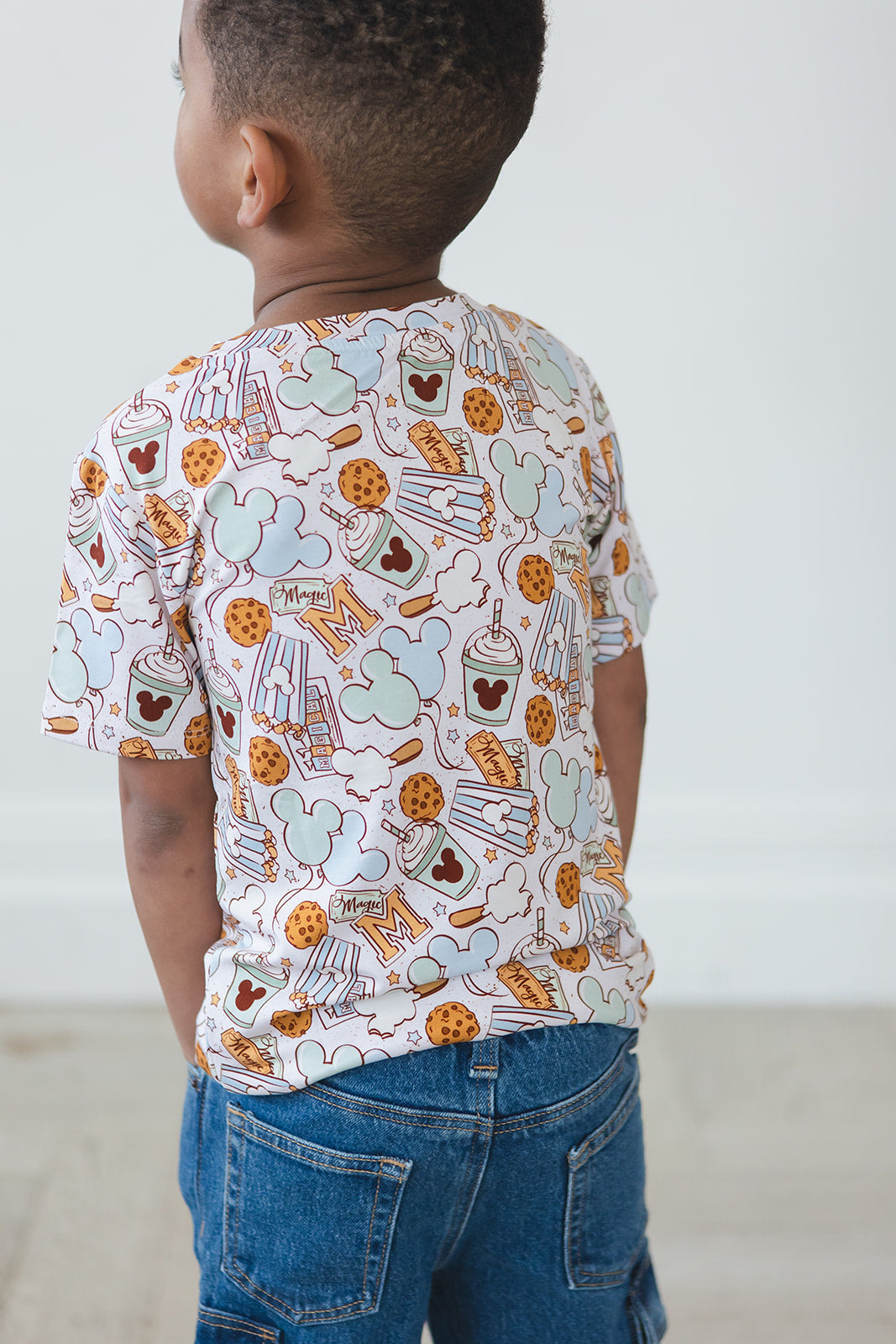 Snacks (green) - Everyday Tee