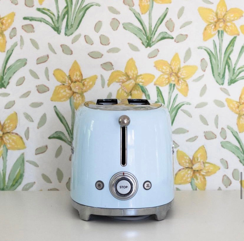 Daffodils For Jennings In White Wallpaper