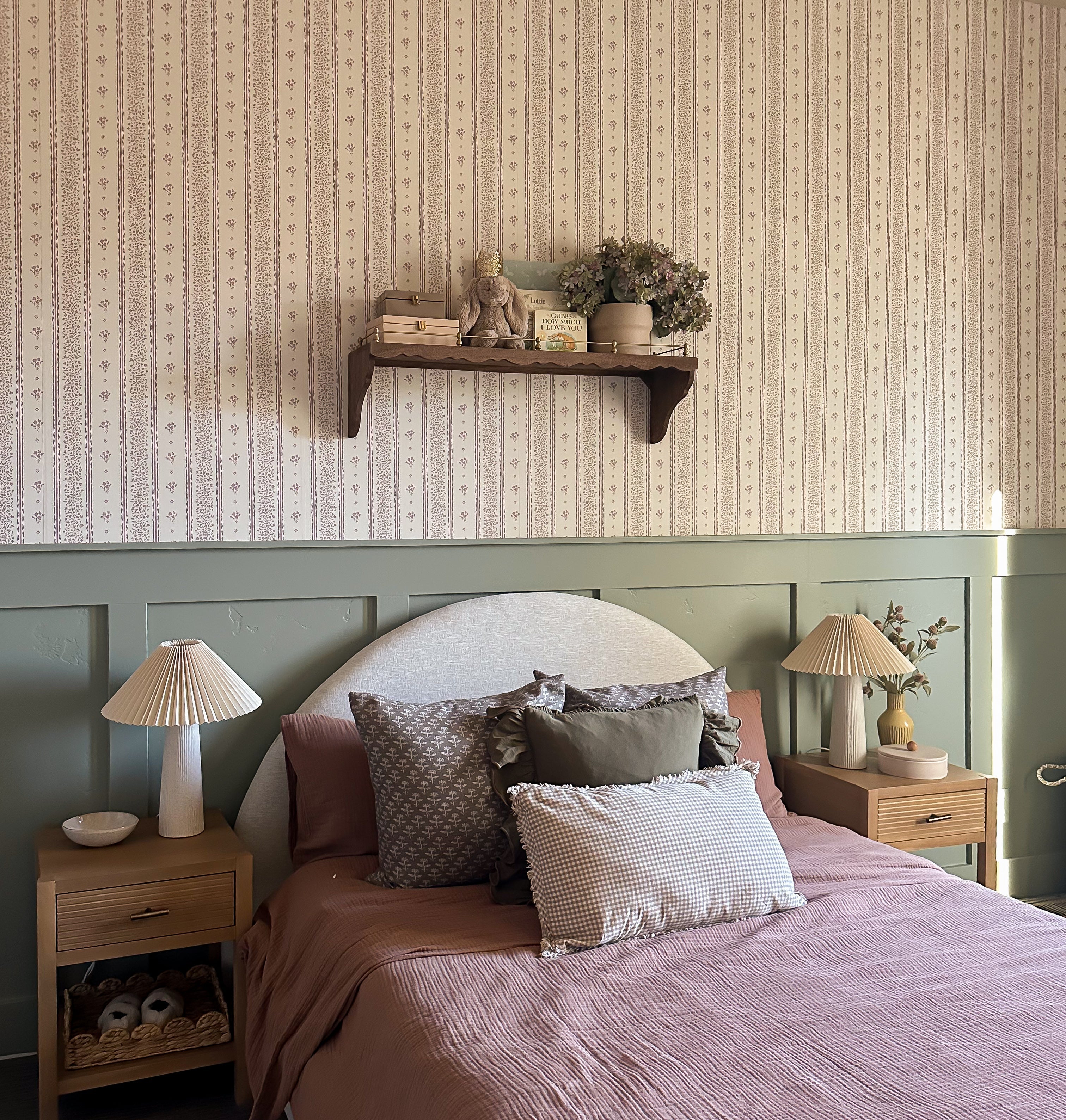 Lyla Wallpaper By Ali Anni