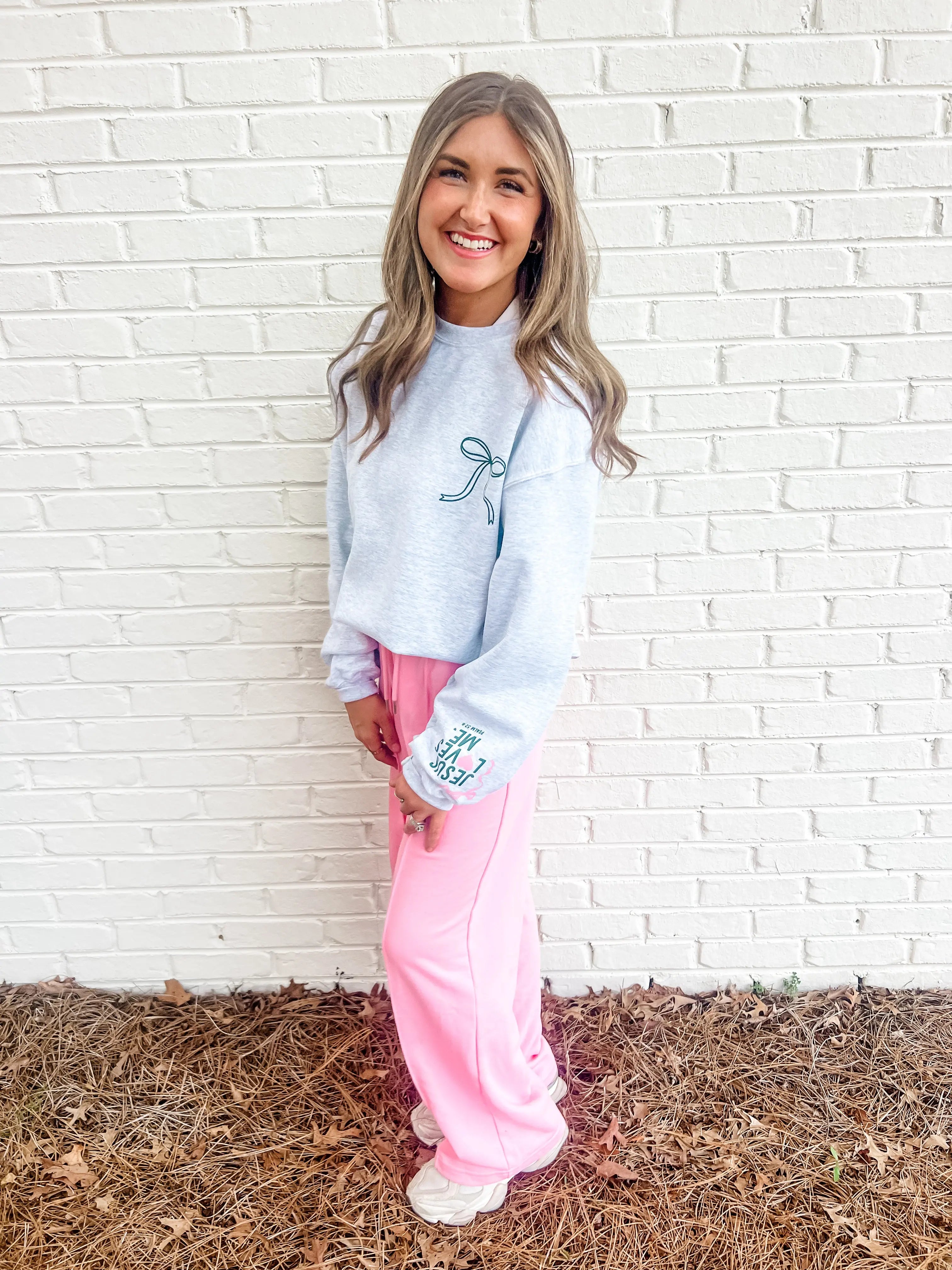 "jesus Loves Me" Ribbon Sleeve/pocket Style Pullover