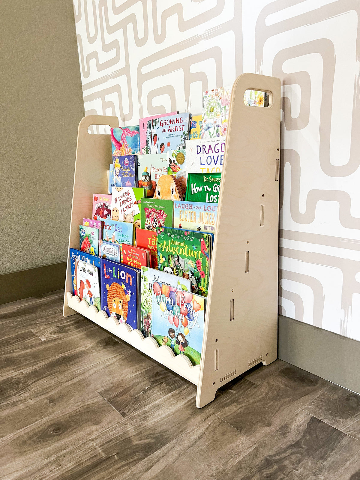 Roy - Scalloped Bookshelf