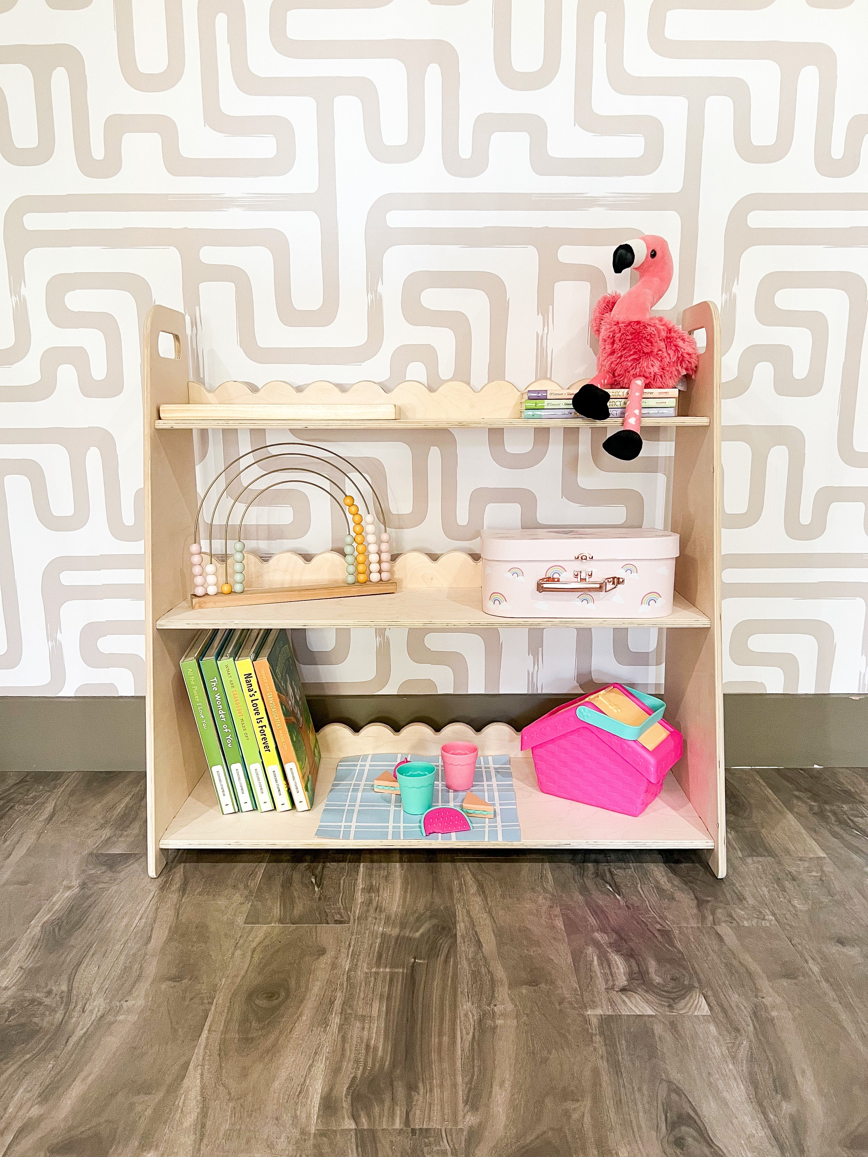 Ray- Scalloped Toy Shelf