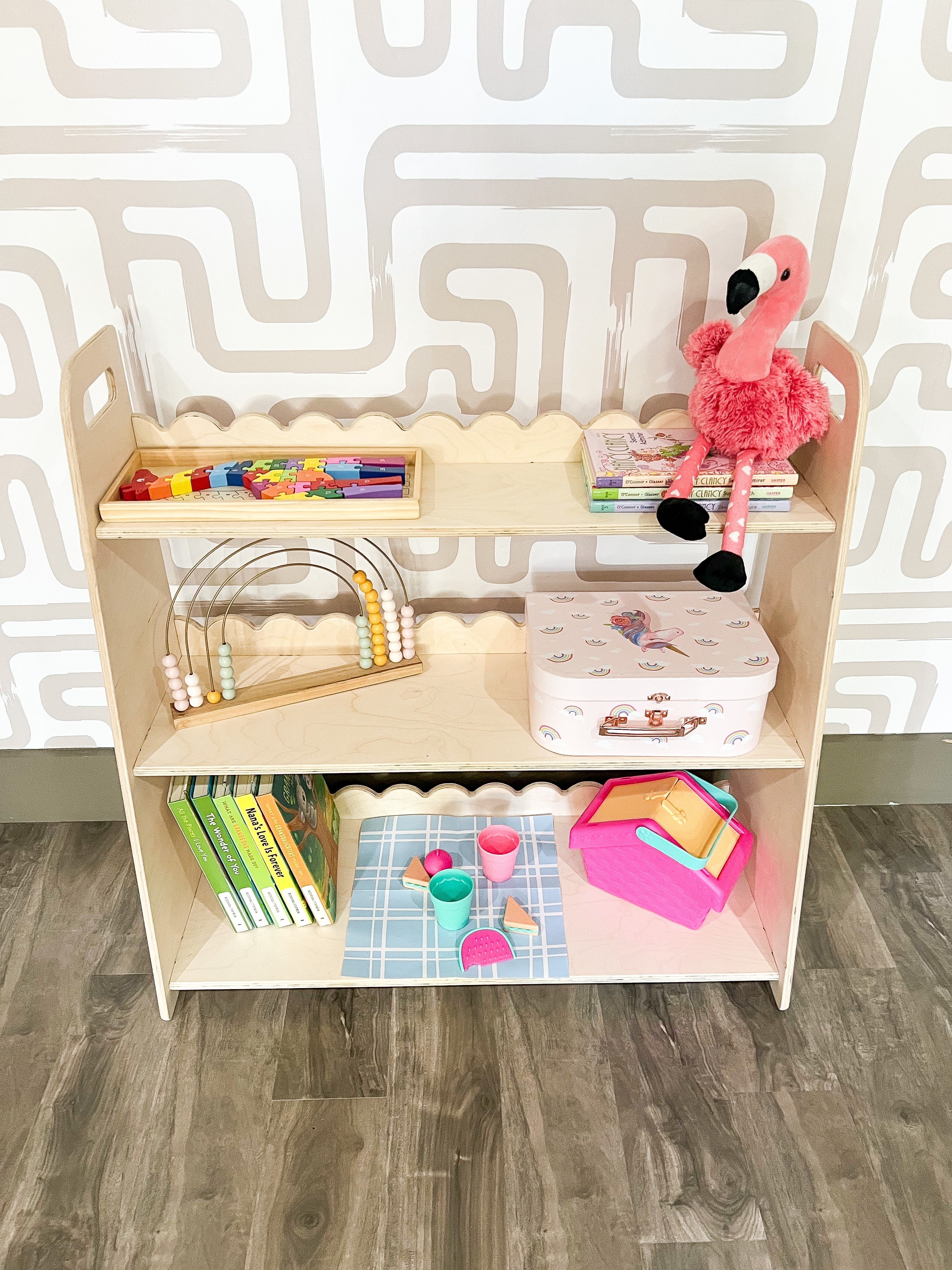 Ray- Scalloped Toy Shelf