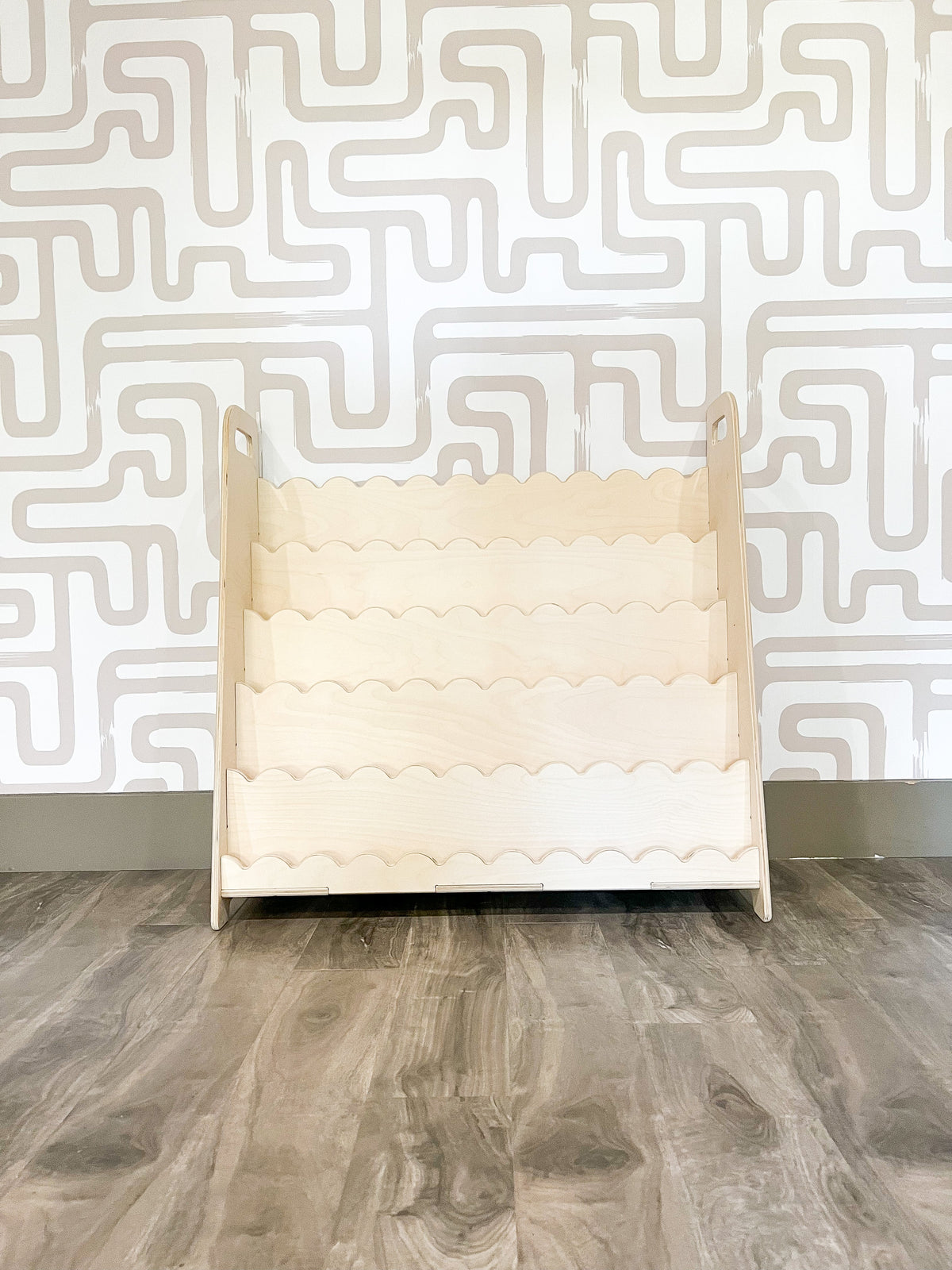 Roy - Scalloped Bookshelf