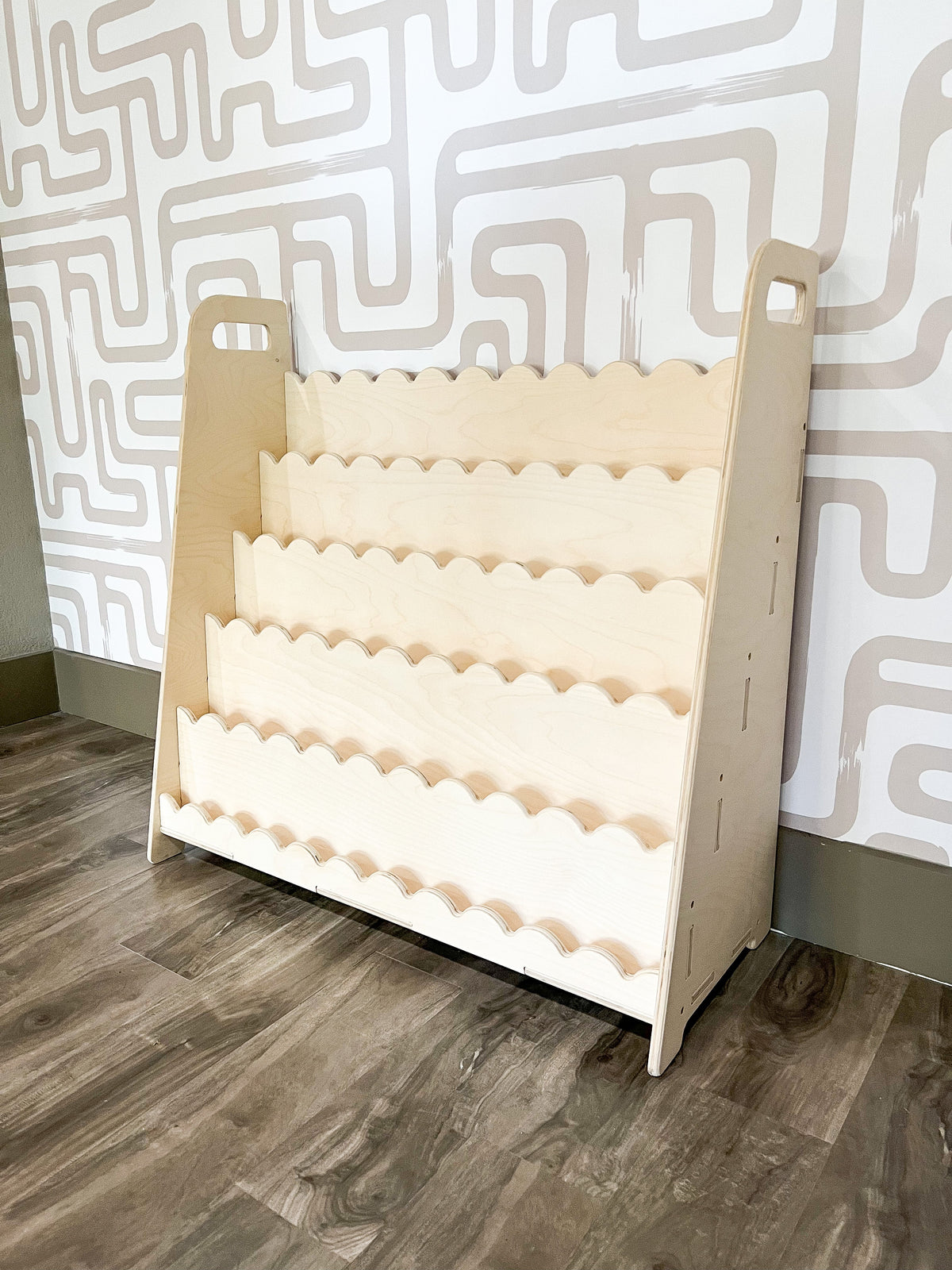 Roy - Scalloped Bookshelf