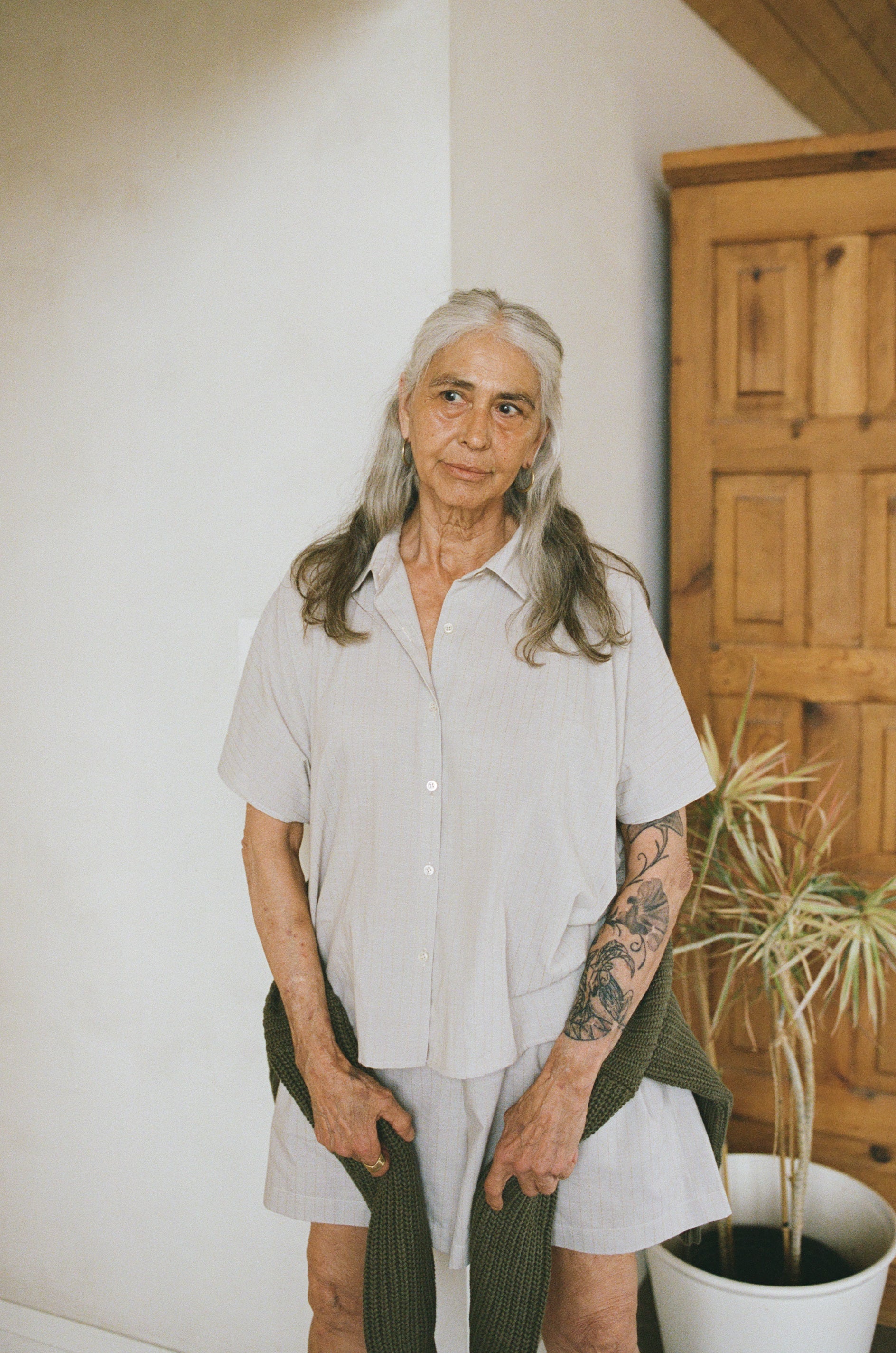 The Easy Linen Shirt Women
