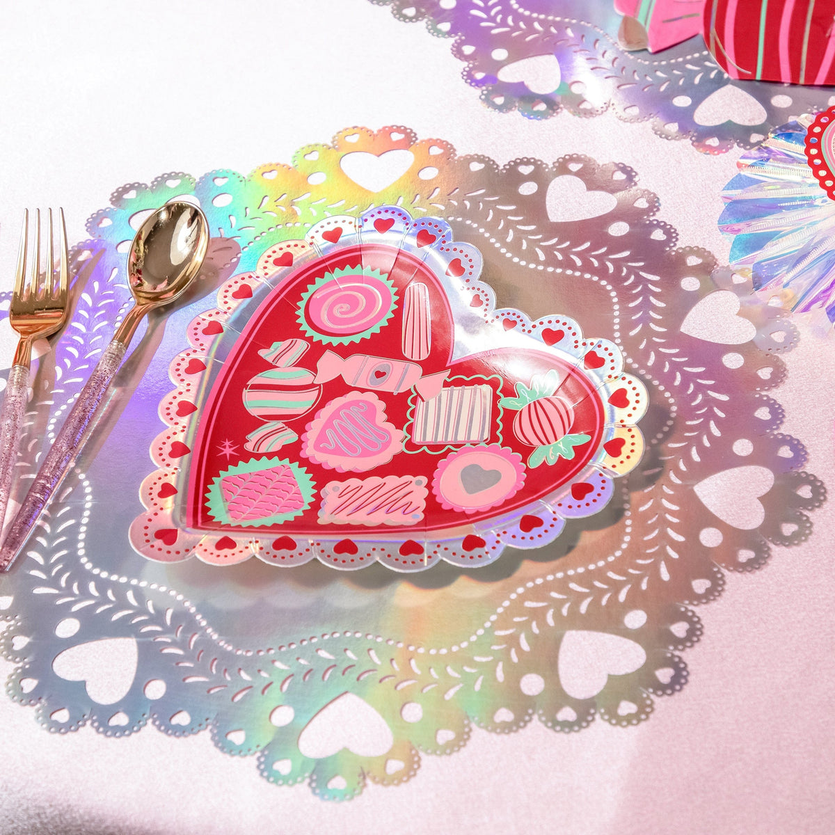 Sweetheart Iridescent Doily Placemats (10 Count)