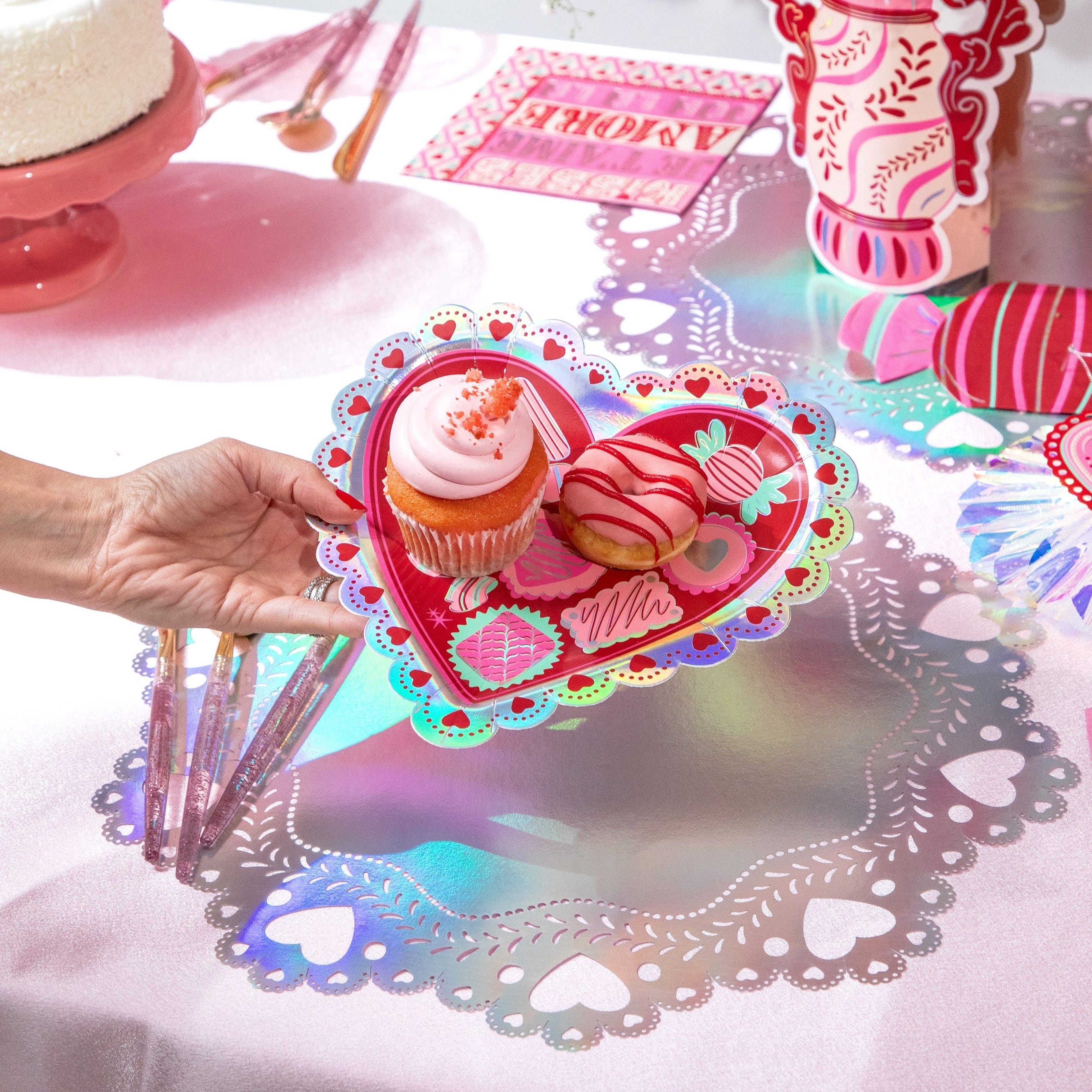 Sweetheart Iridescent Doily Placemats (10 Count)