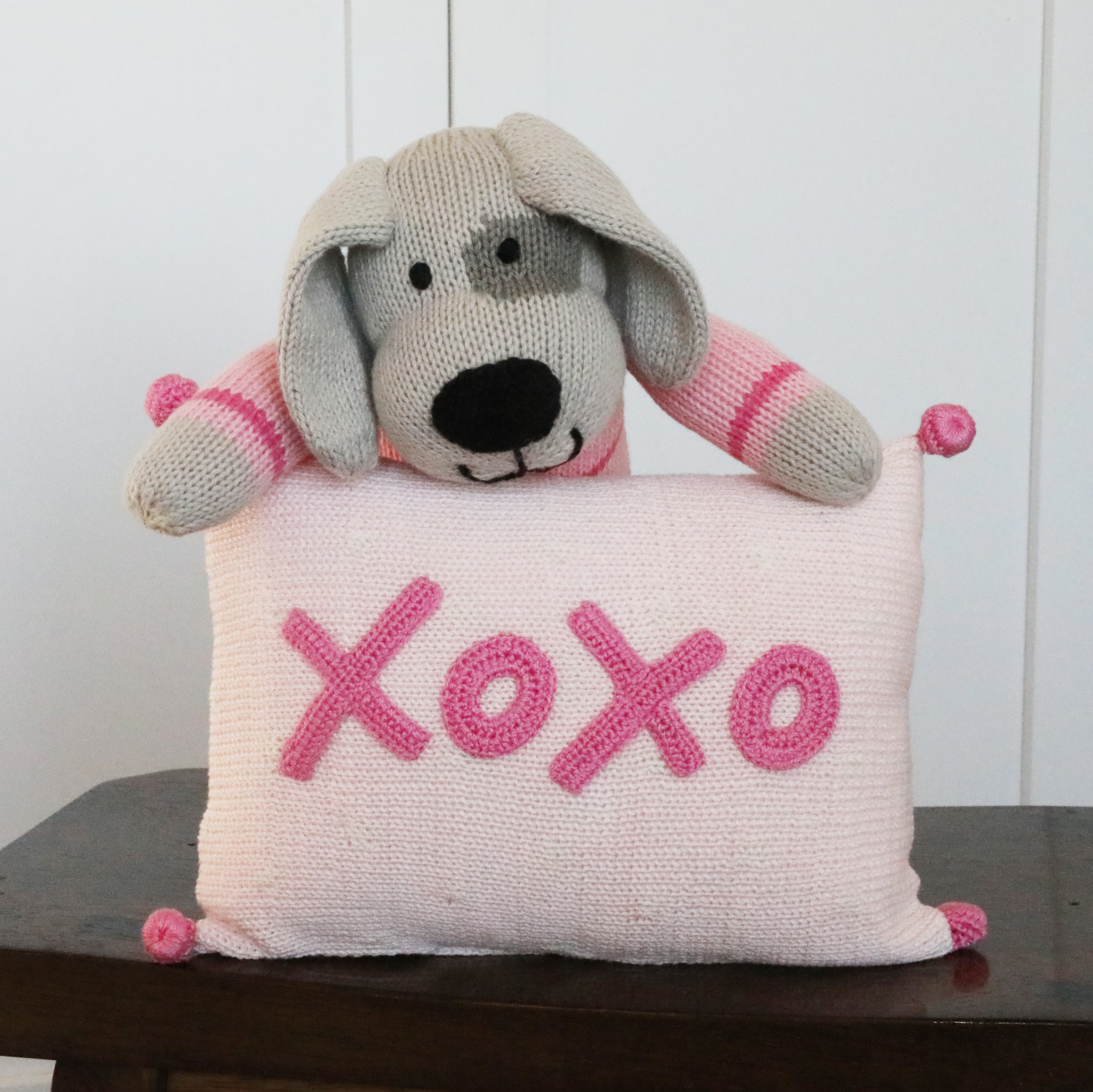 Xoxo Mini Pillow, Pink